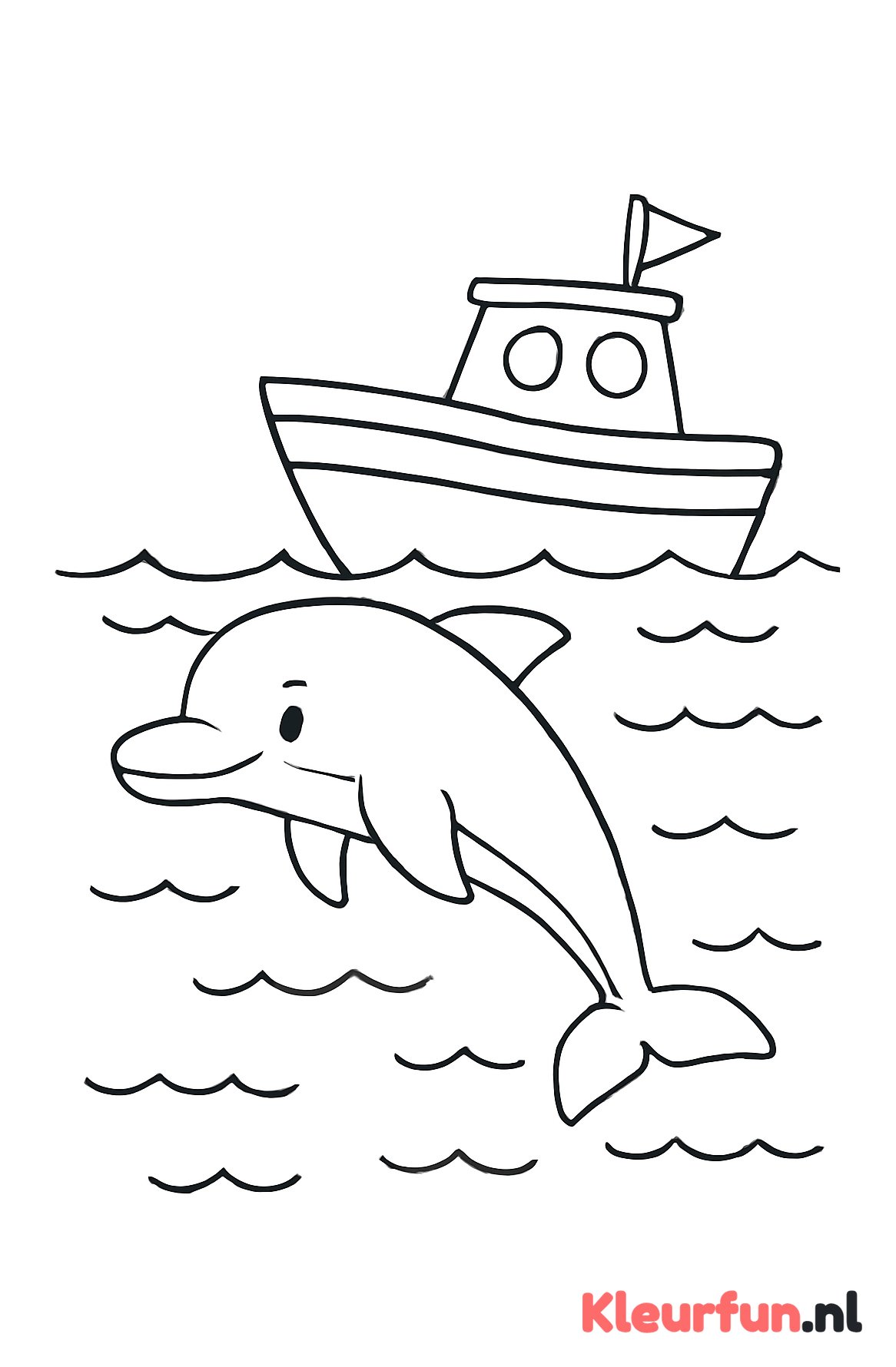 Dolfijn zwemt bij boot