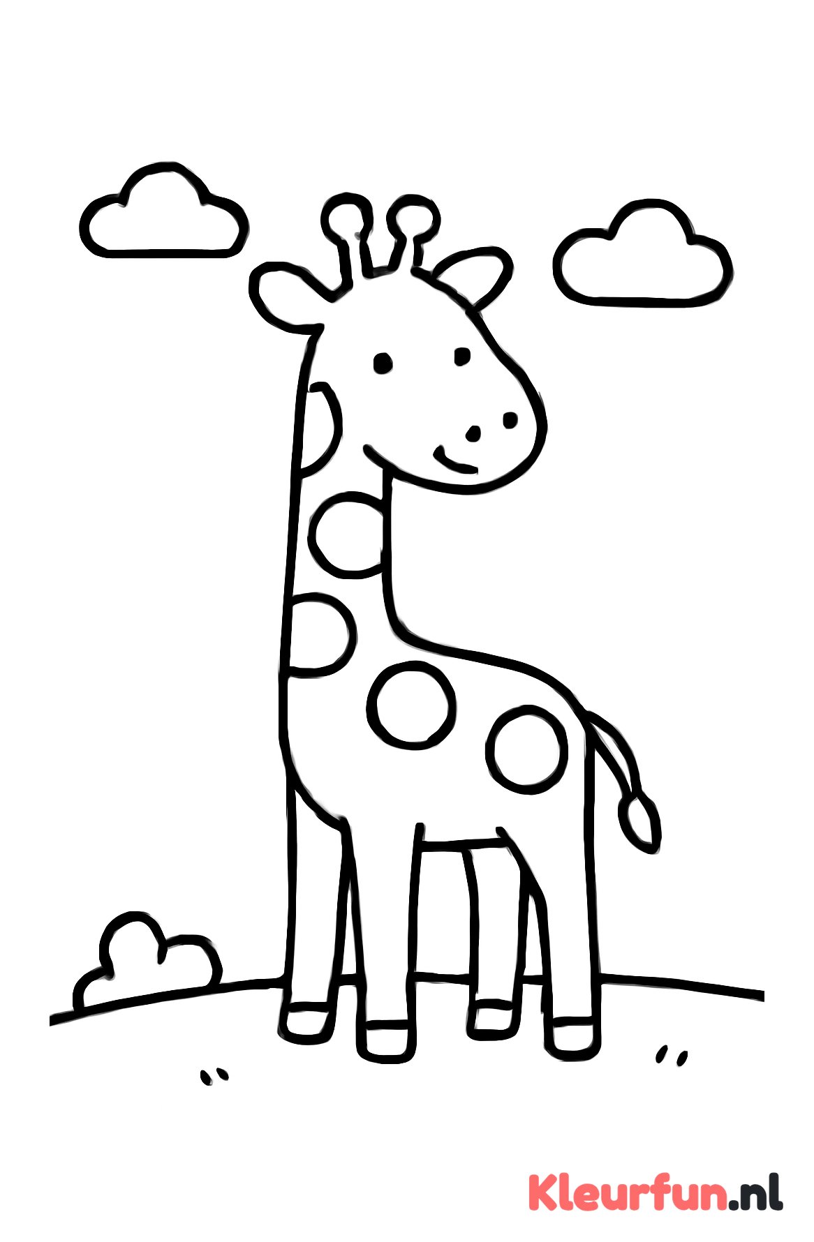 Grote eenvoudige giraffe die staat