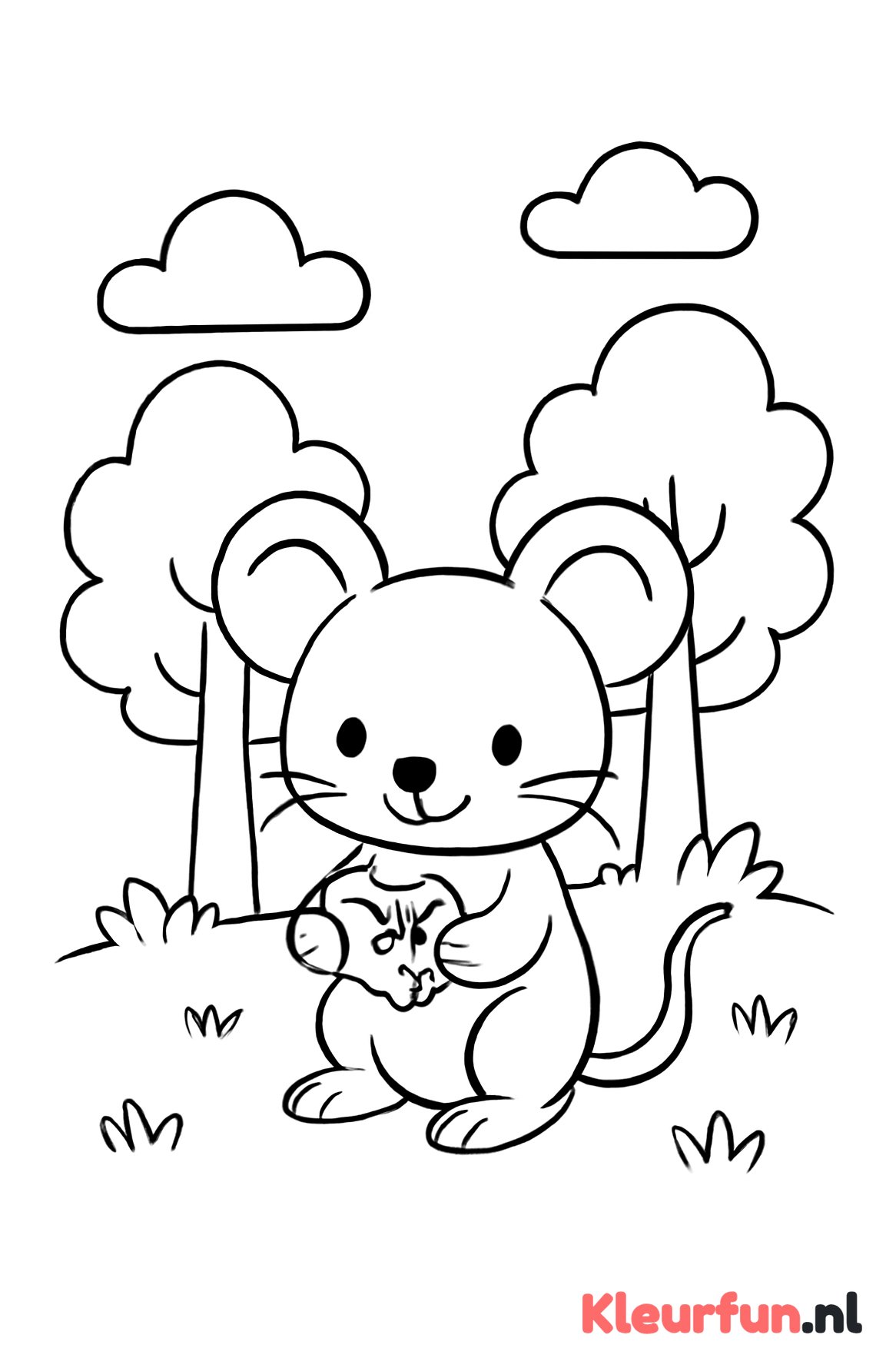 Muis met kaas in het bos