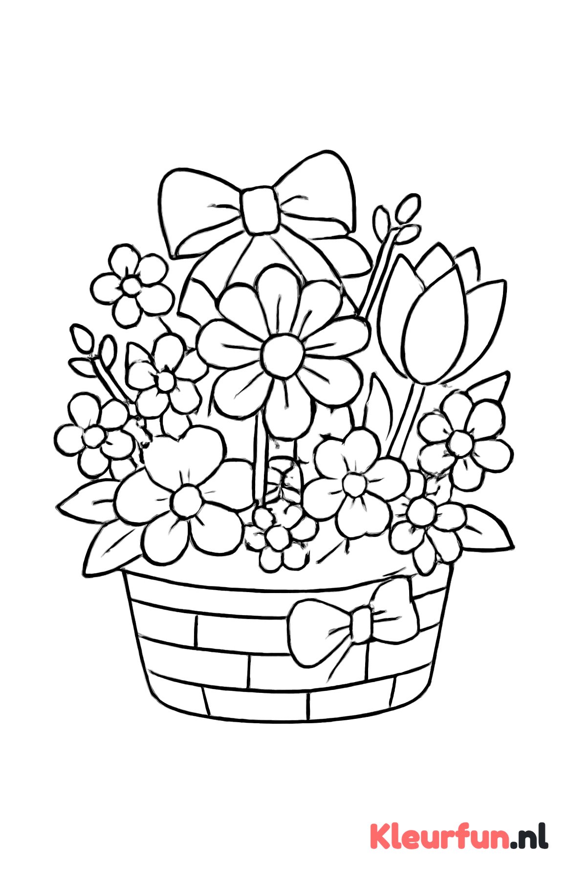 Bloemenmand vol gevarieerde bloemen