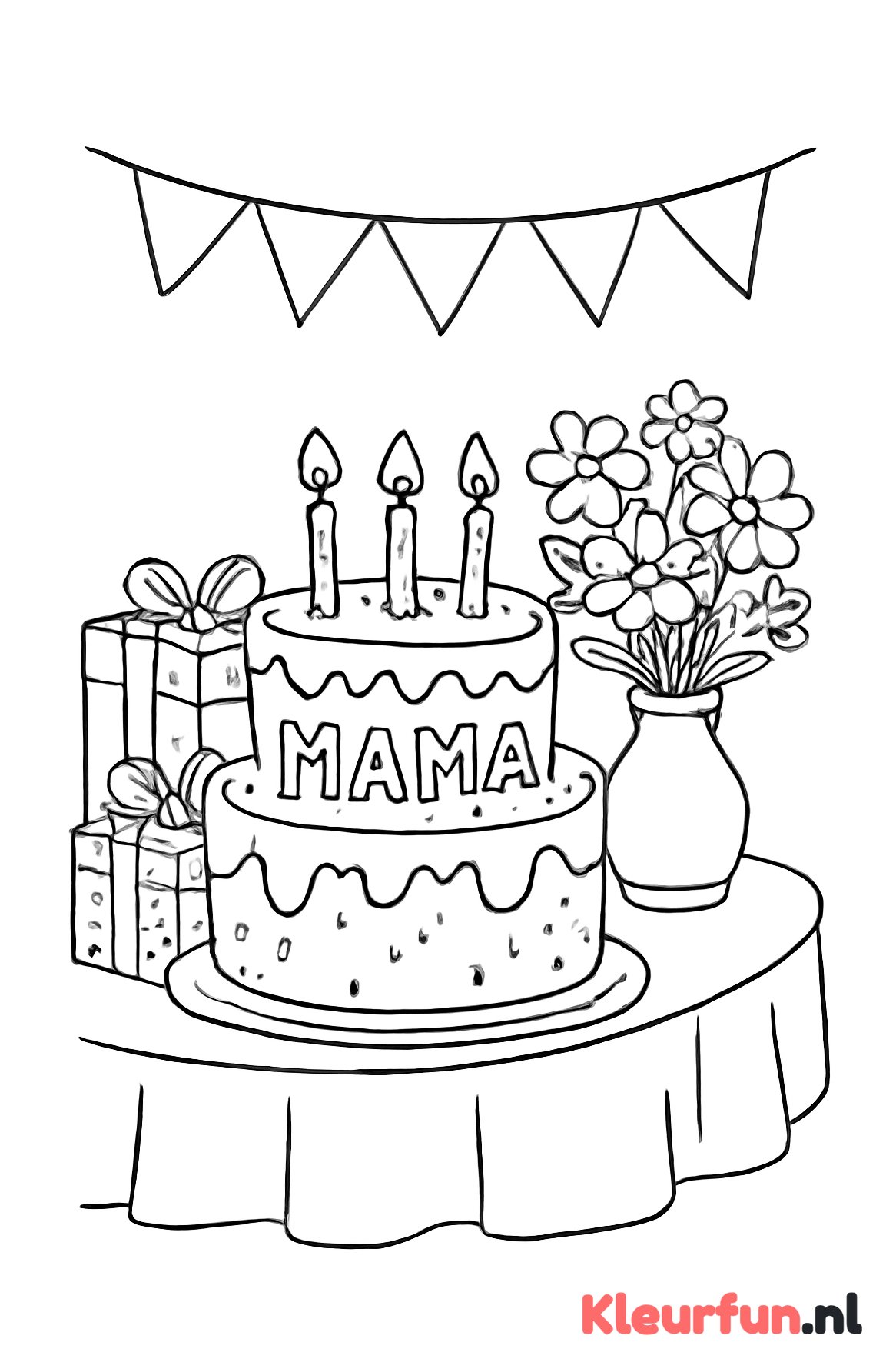 Feesttafel met taart en cadeaus voor mama