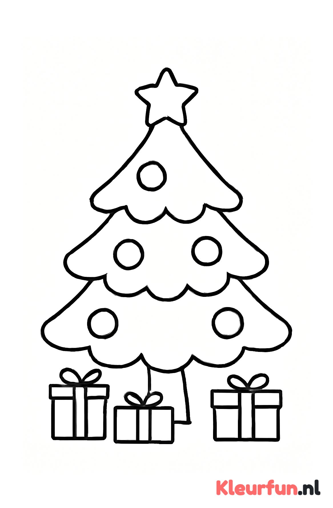 Grote kerstboom met simpele ster