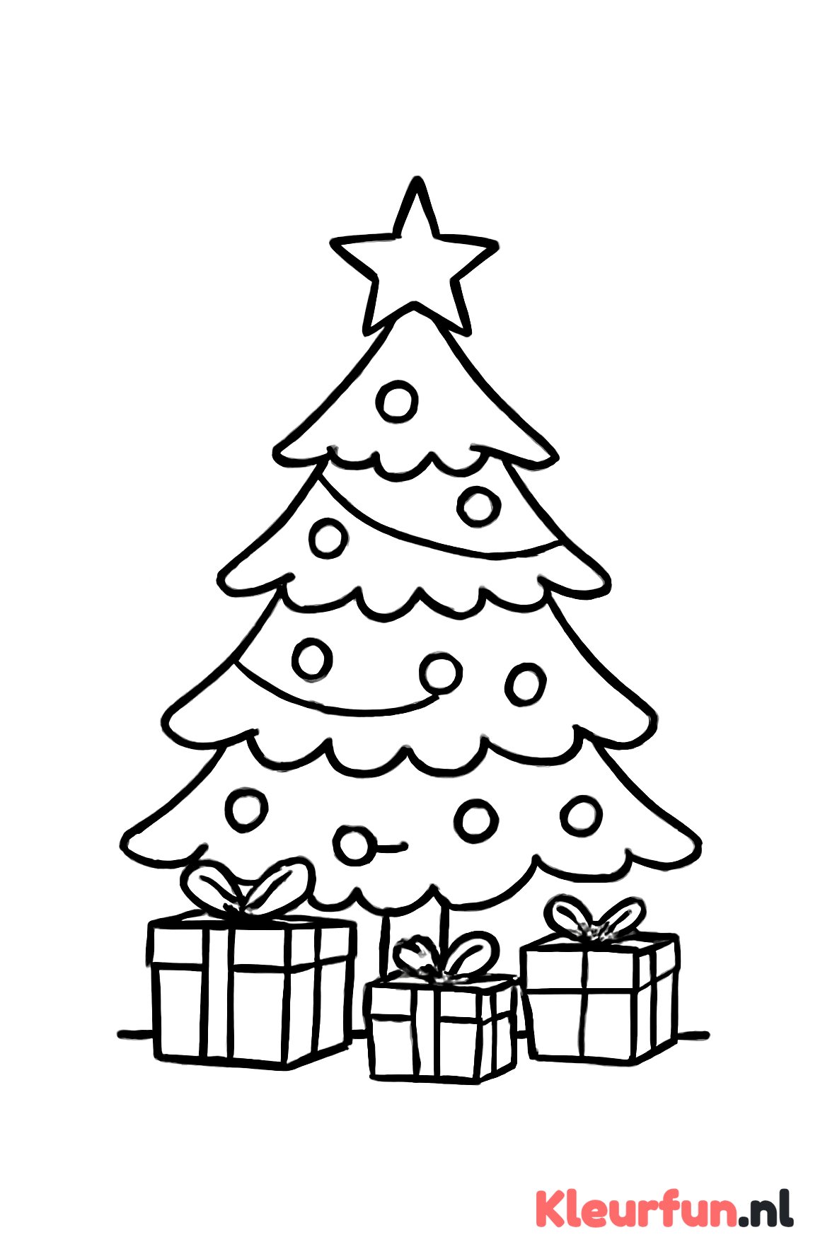 Kerstboom met cadeautjes en ster