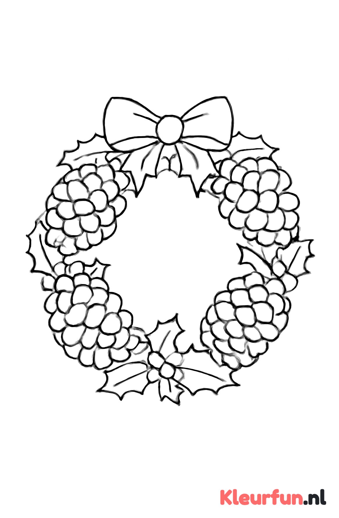 Kerstkrans met dennenappels en hulst