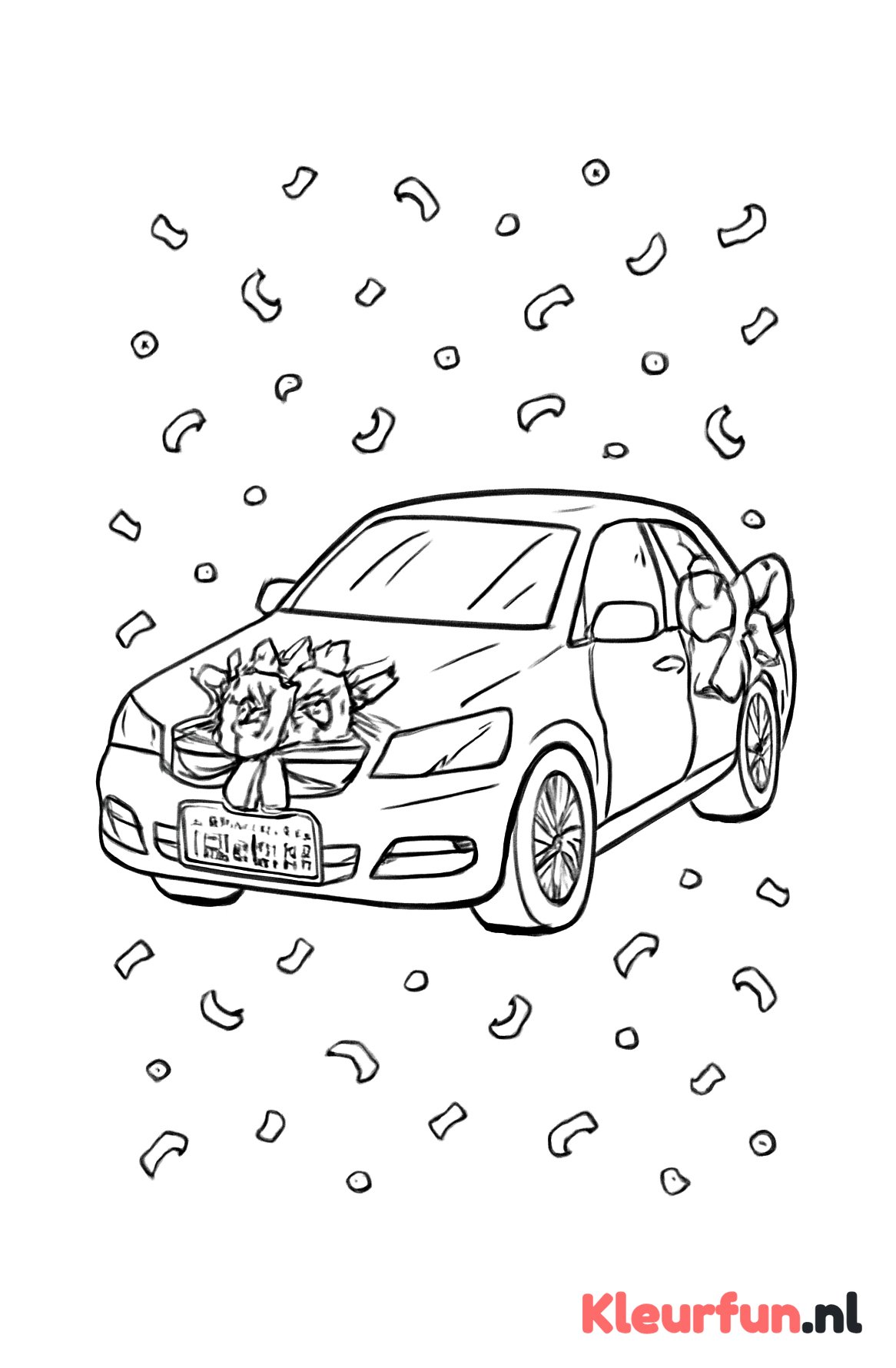 Moderne trouwauto met confetti