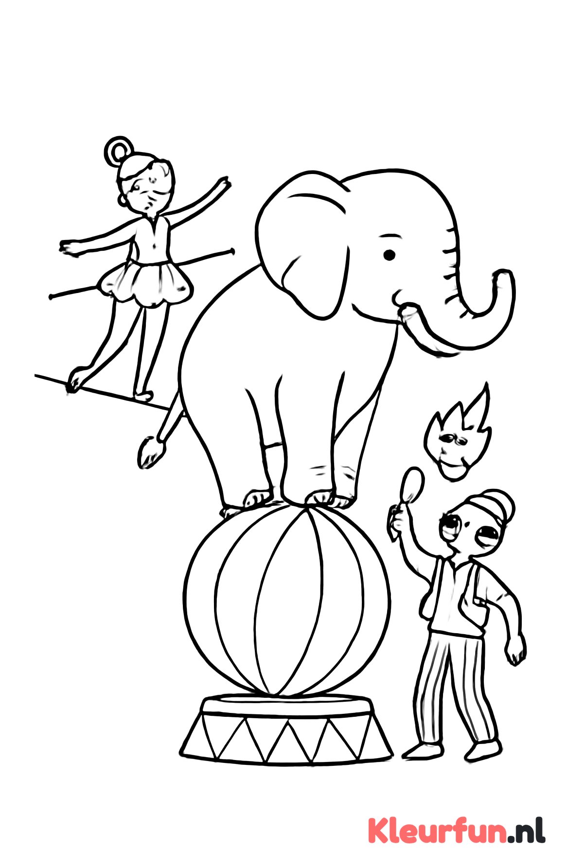 Olifant en artiesten in het circus