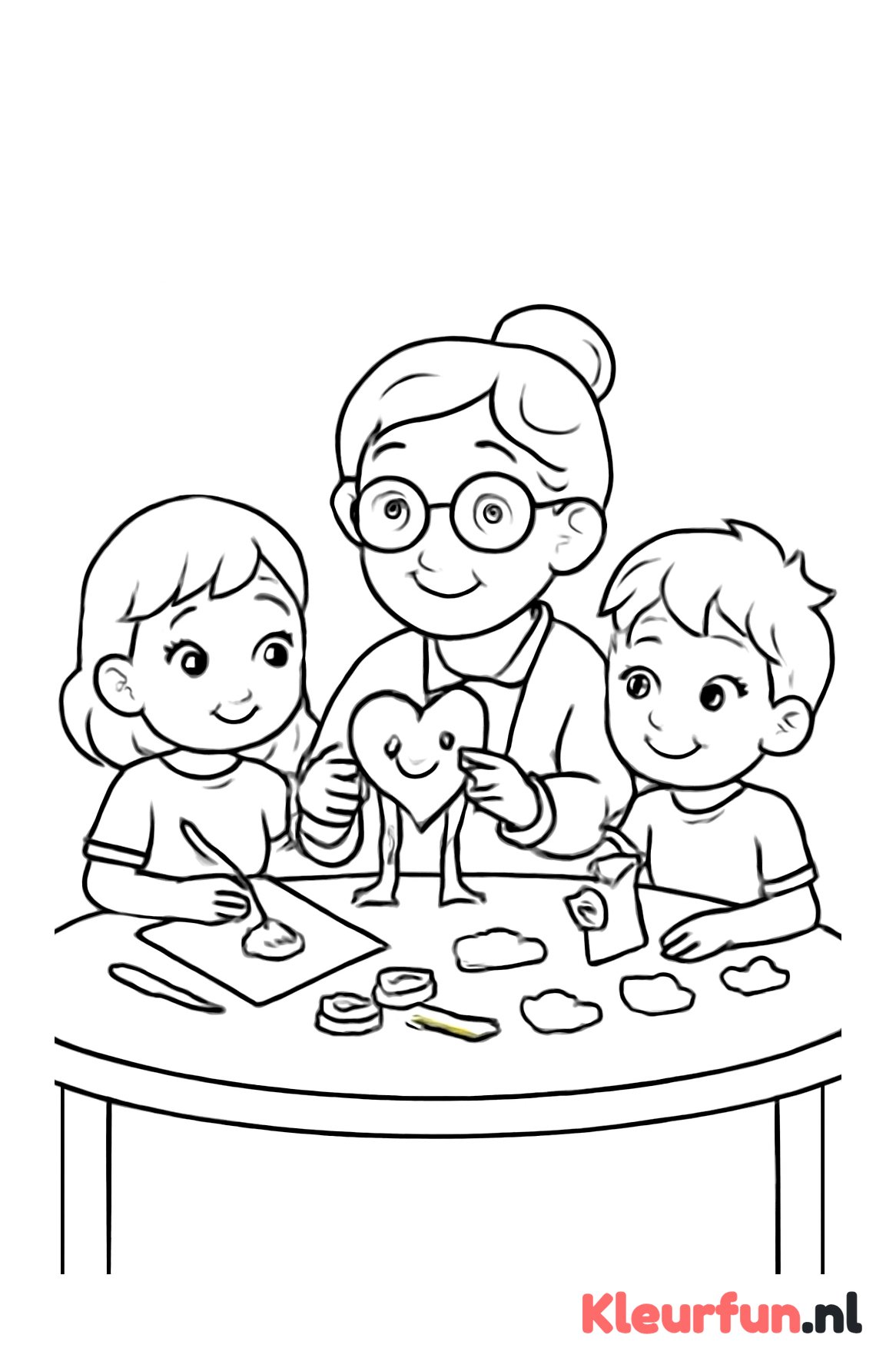 Oma knutselt met kleinkinderen