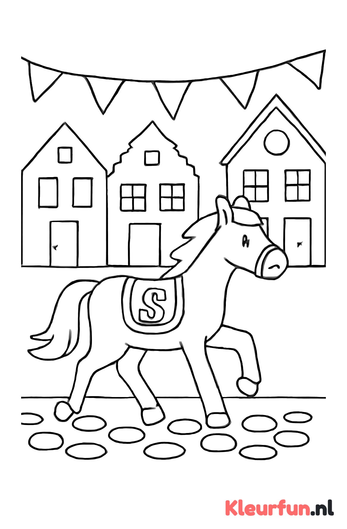 Paard van Sinterklaas in straat met vlaggetjes