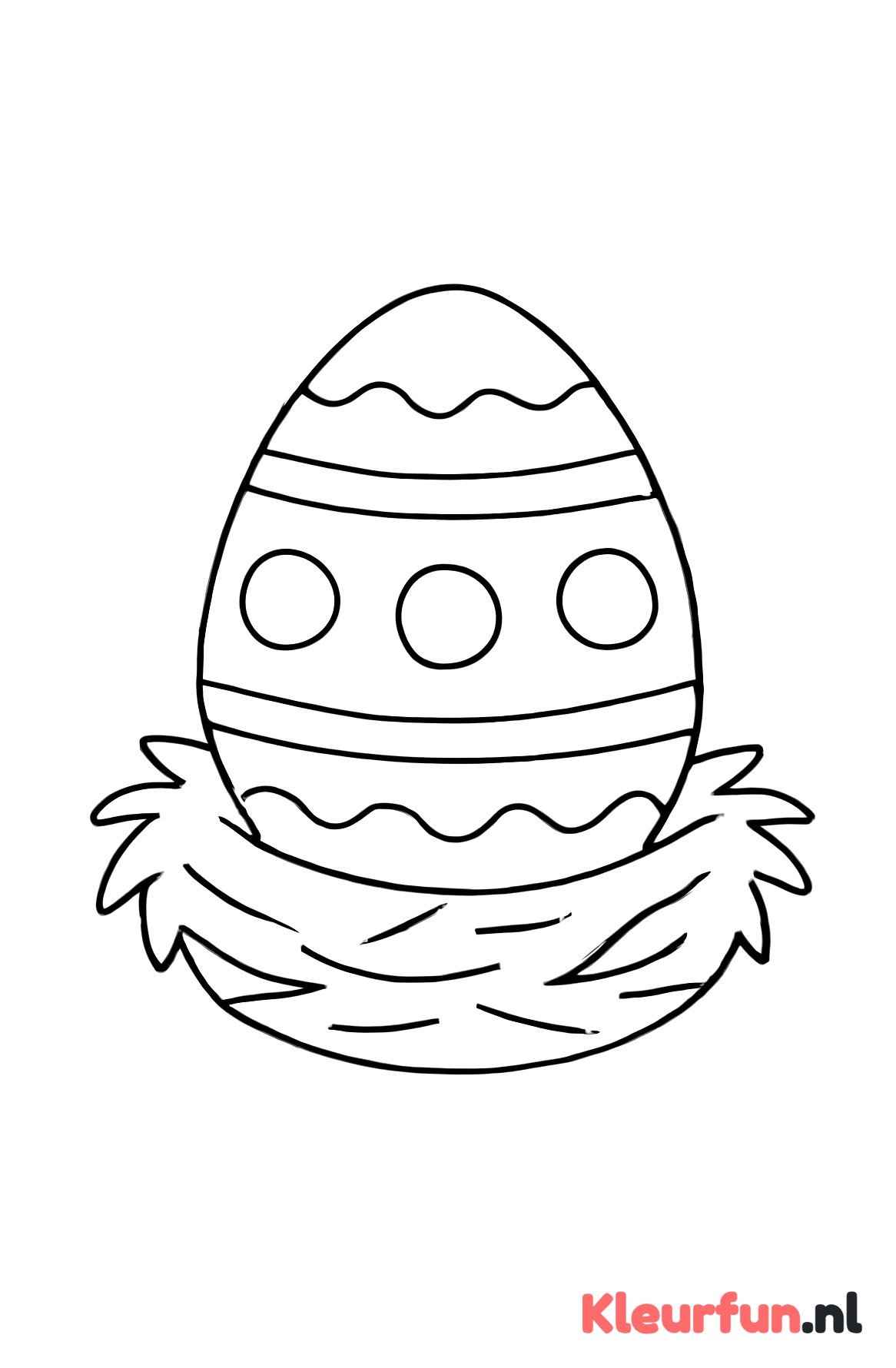 Paasei in nest
