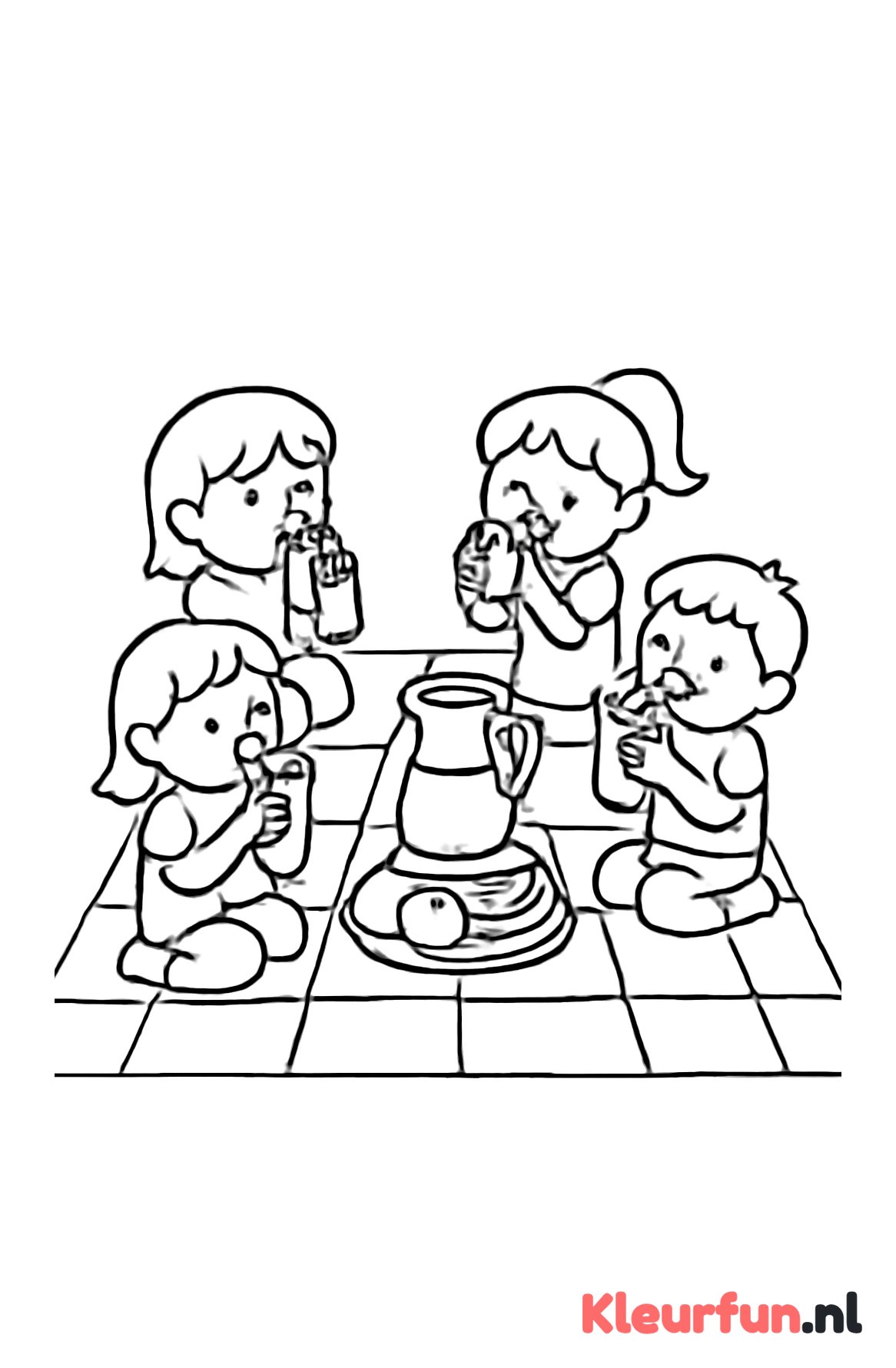 Kinderen picknicken met limonade en fruit