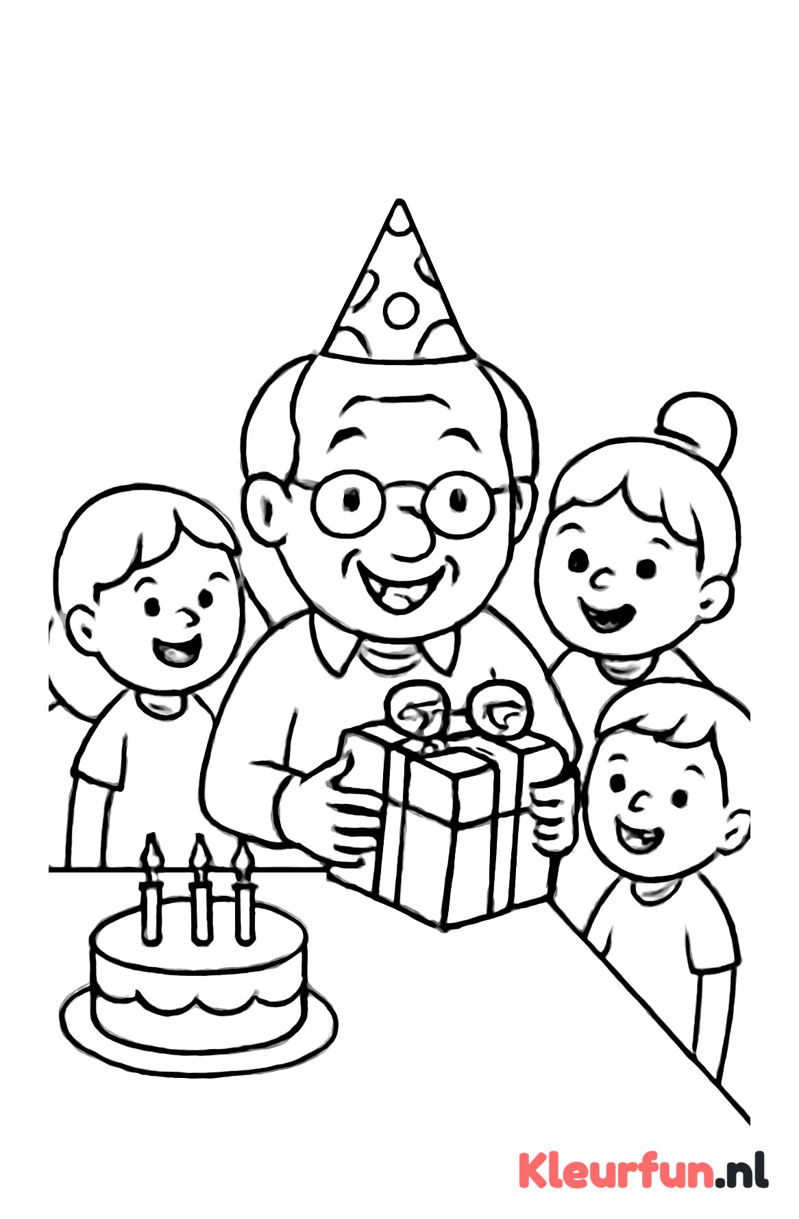 Opa pakt cadeautjes uit op zijn verjaardag