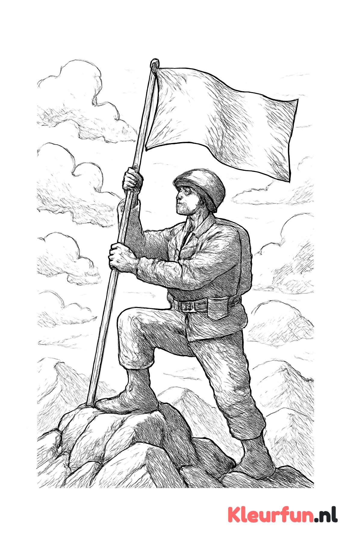 Soldaat hijst vlag op bergtop