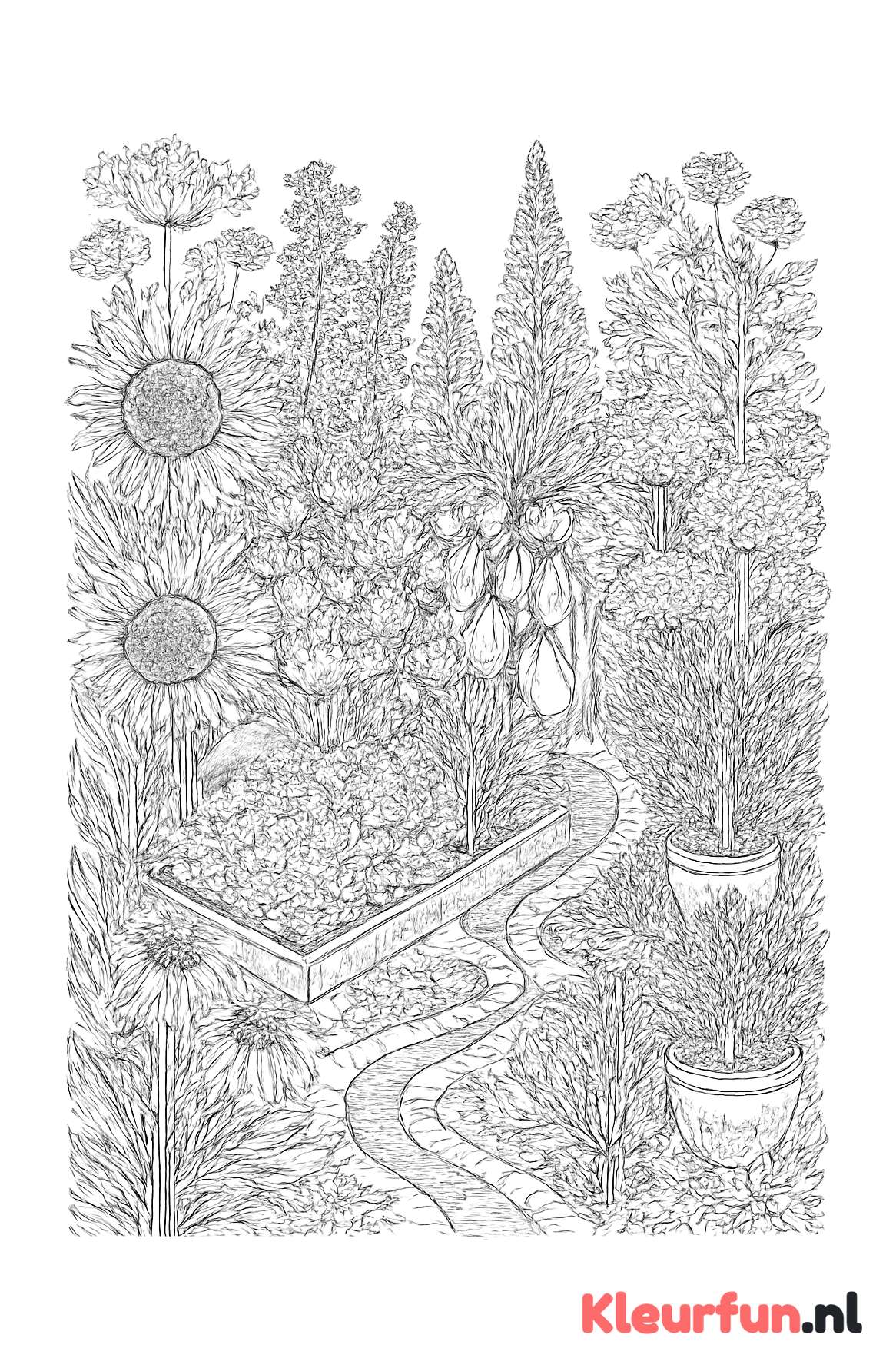 Complexe tuin vol bloemen, kruiden en groente