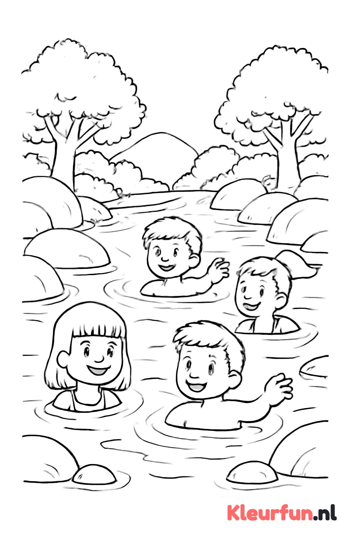 Kinderen zwemmen in de rivier