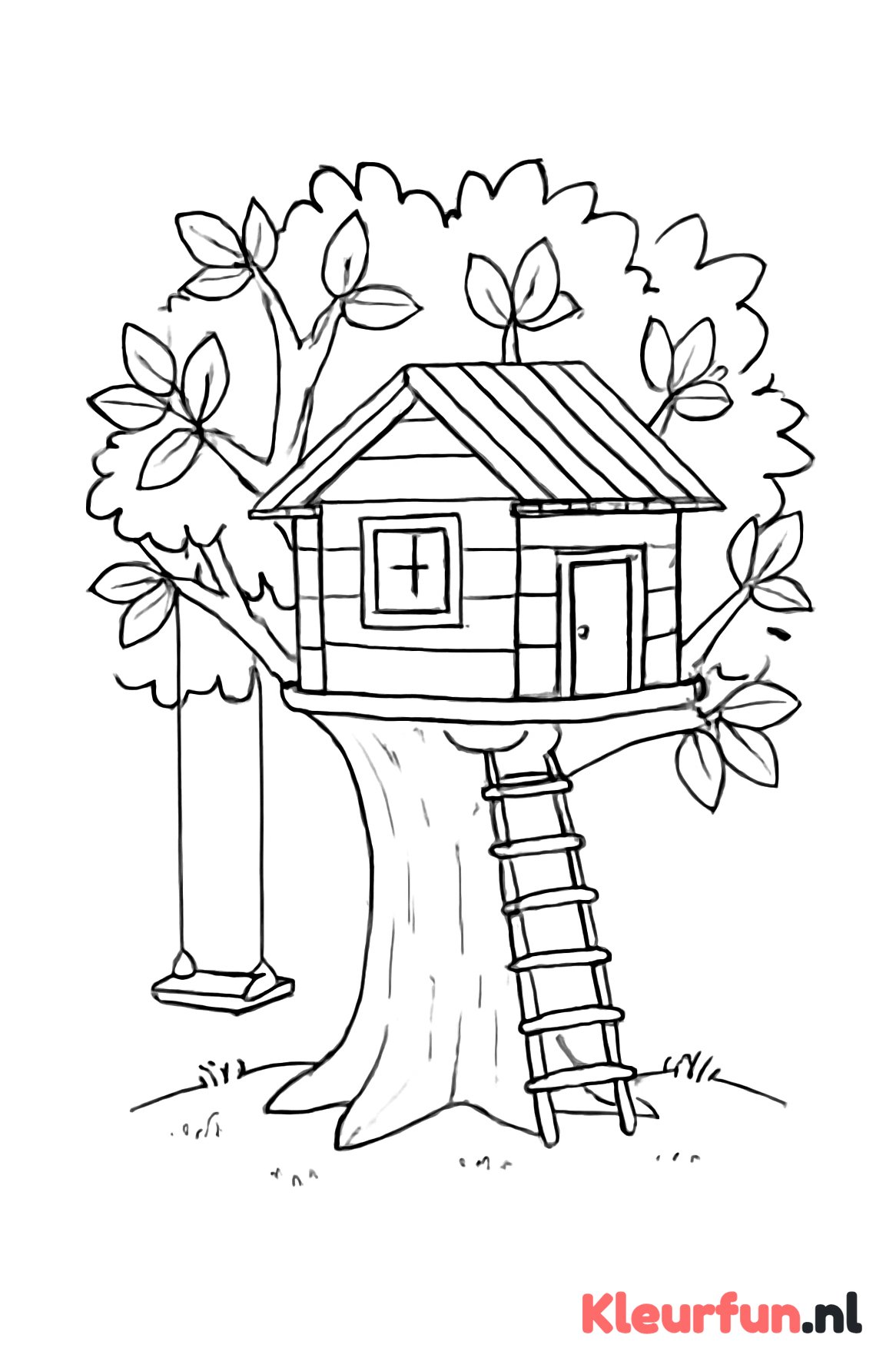Grote boomhut met schommel
