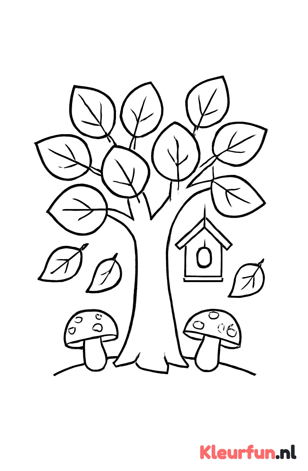 Herfstboom met paddenstoelen en vogelhuisje