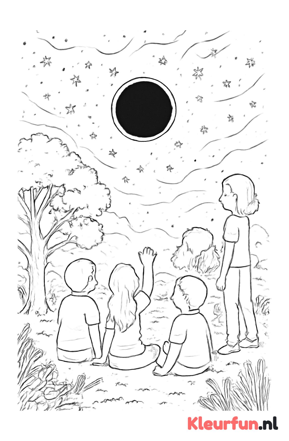 Kinderen kijken naar zonsverduistering en sterren
