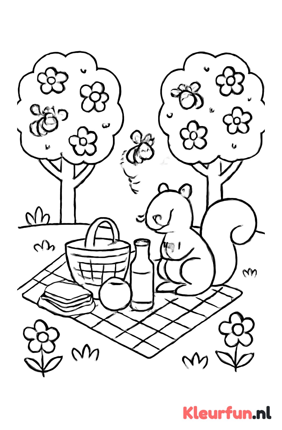 Lente picknick met eekhoorn en bijen