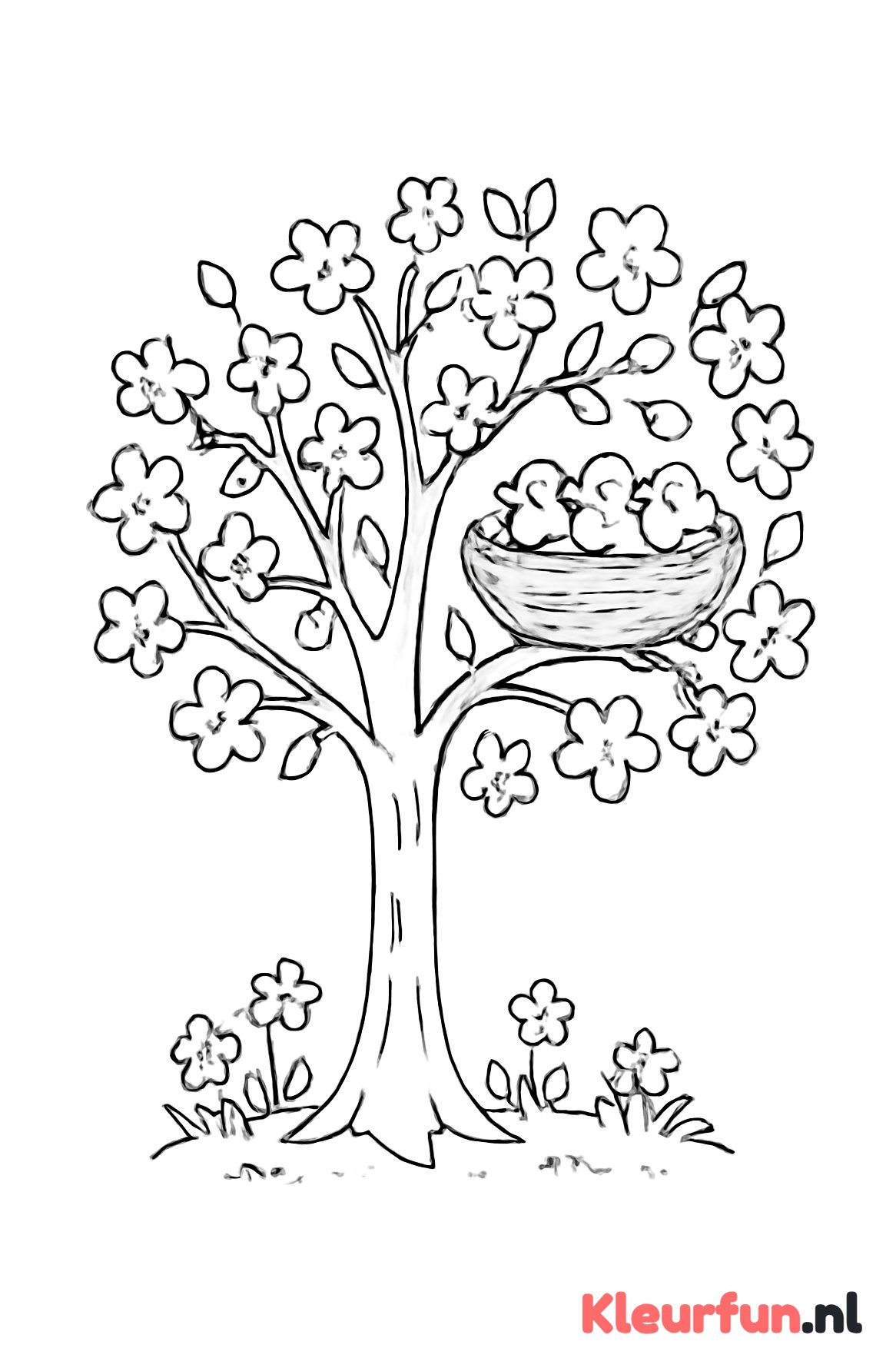 Lenteboom met bloesem en kuikentjes