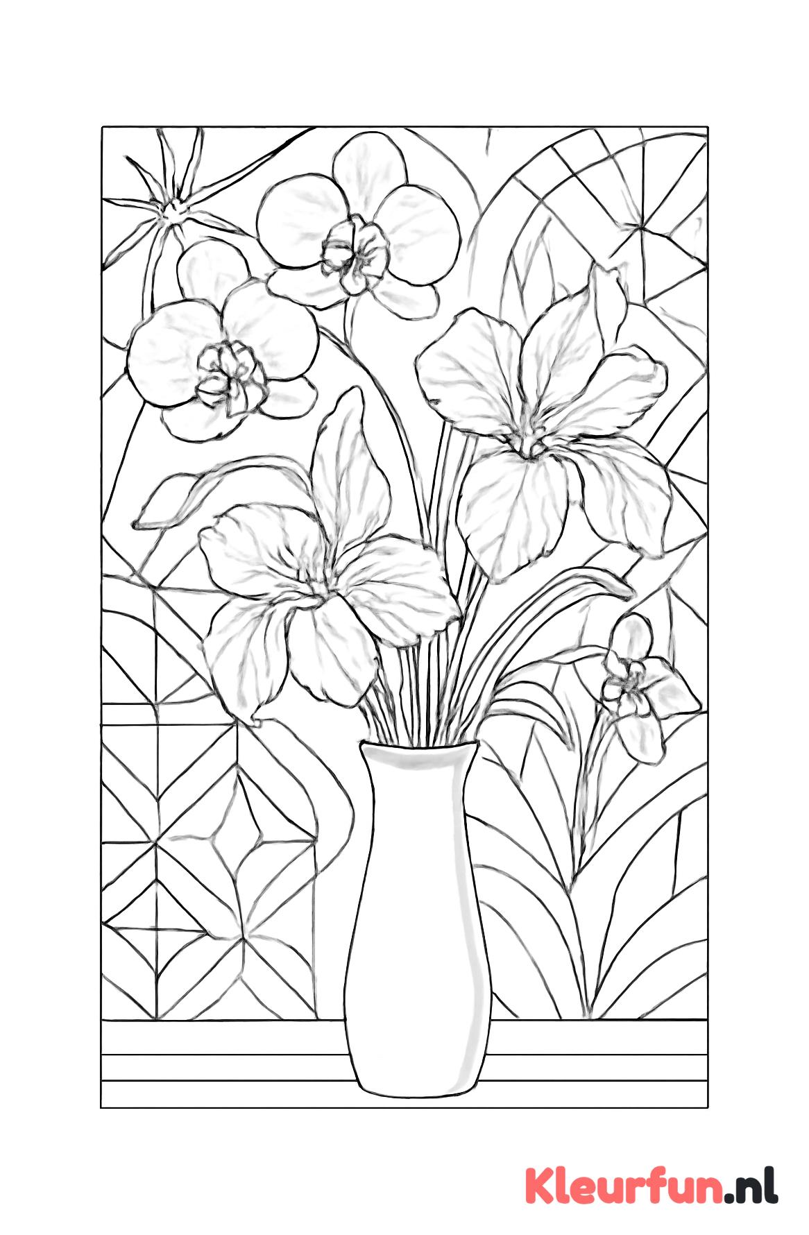 Minimalistische vaas met orchideeën