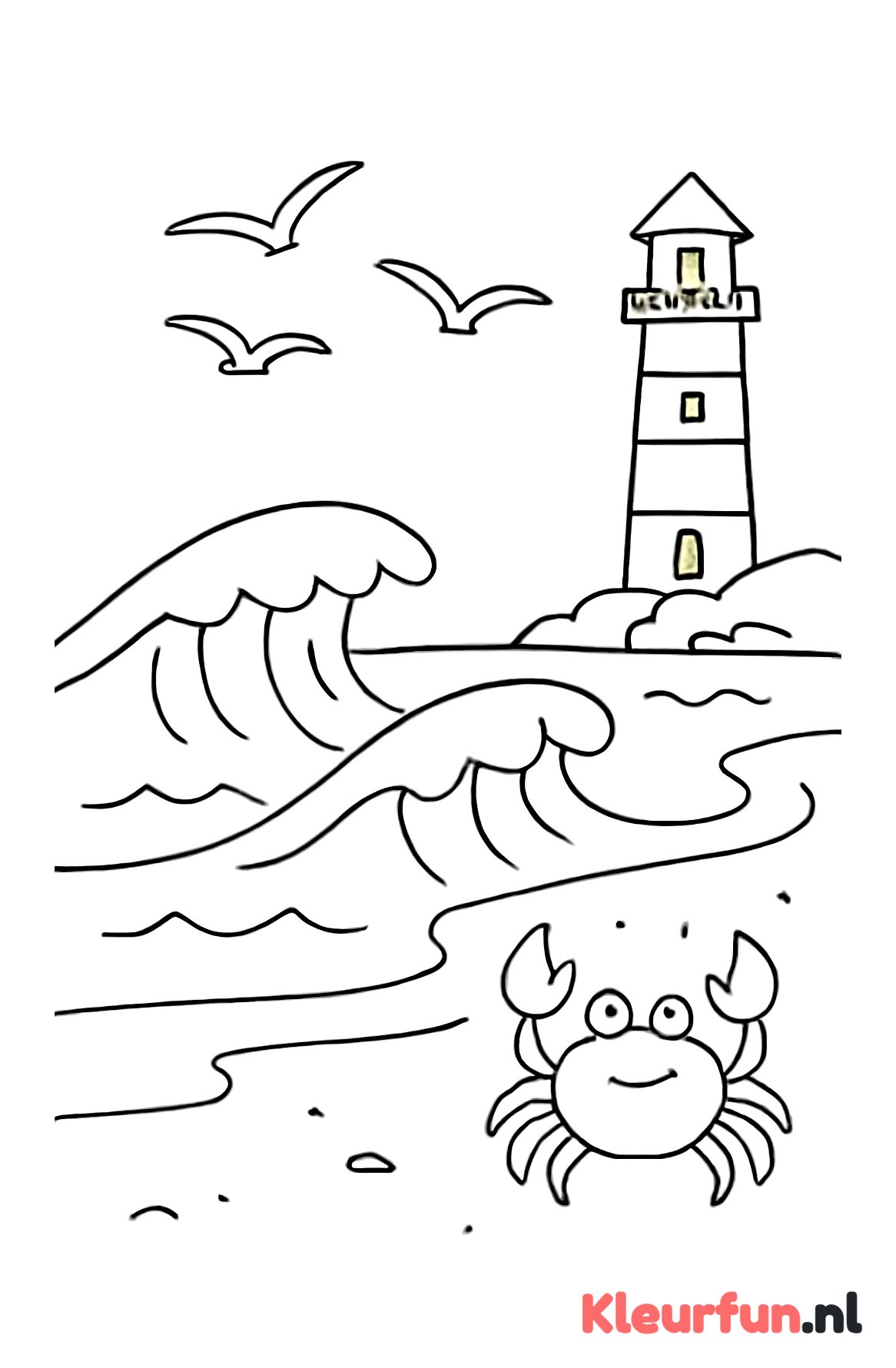 Strand met vuurtoren en meeuwen