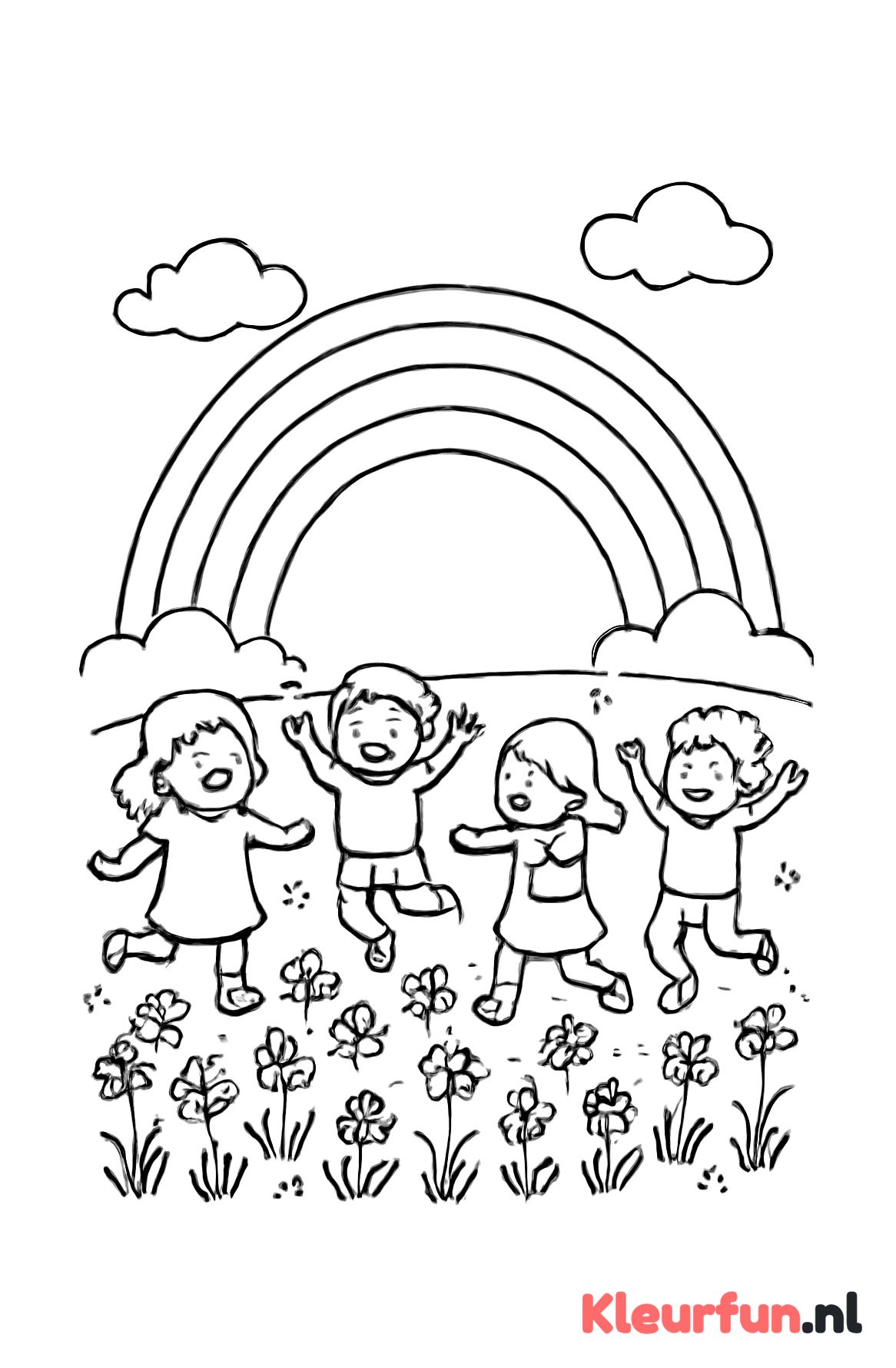 Regenboog boven spelende kinderen