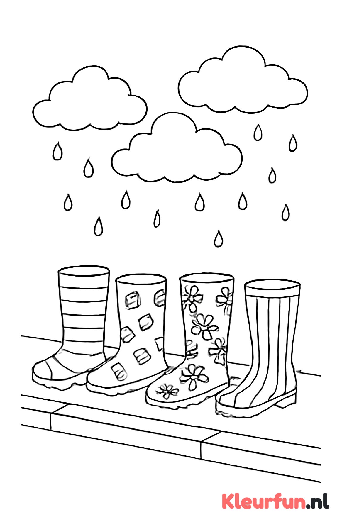 Rij verschillende regenlaarzen op stoep