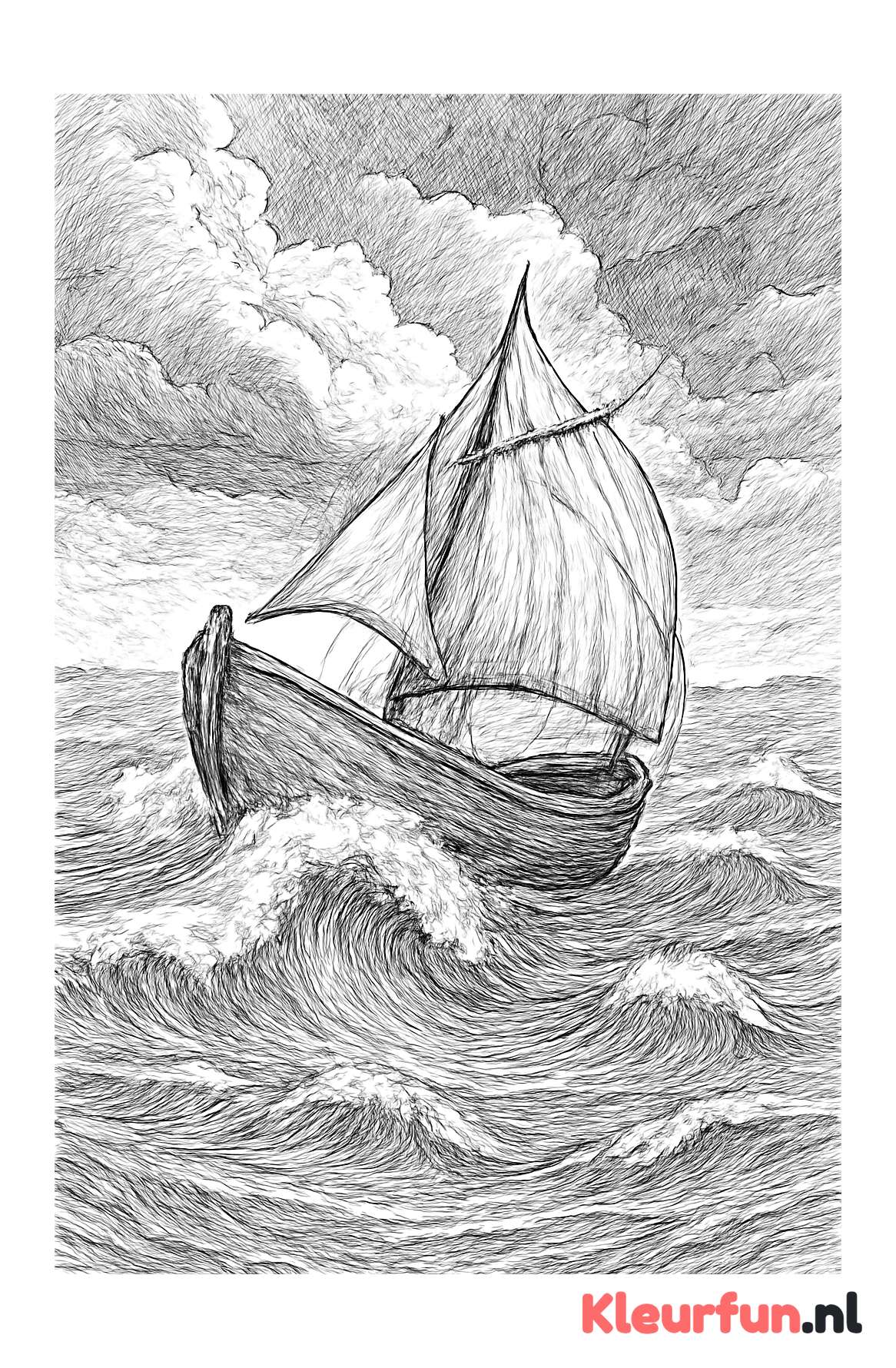 Storm met oude boot op het meer