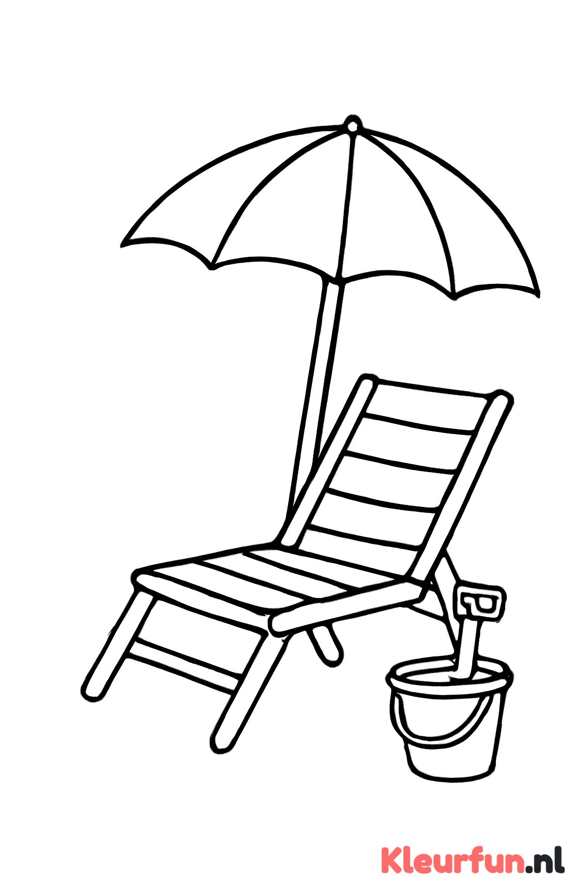 Strandstoel met parasol en emmer