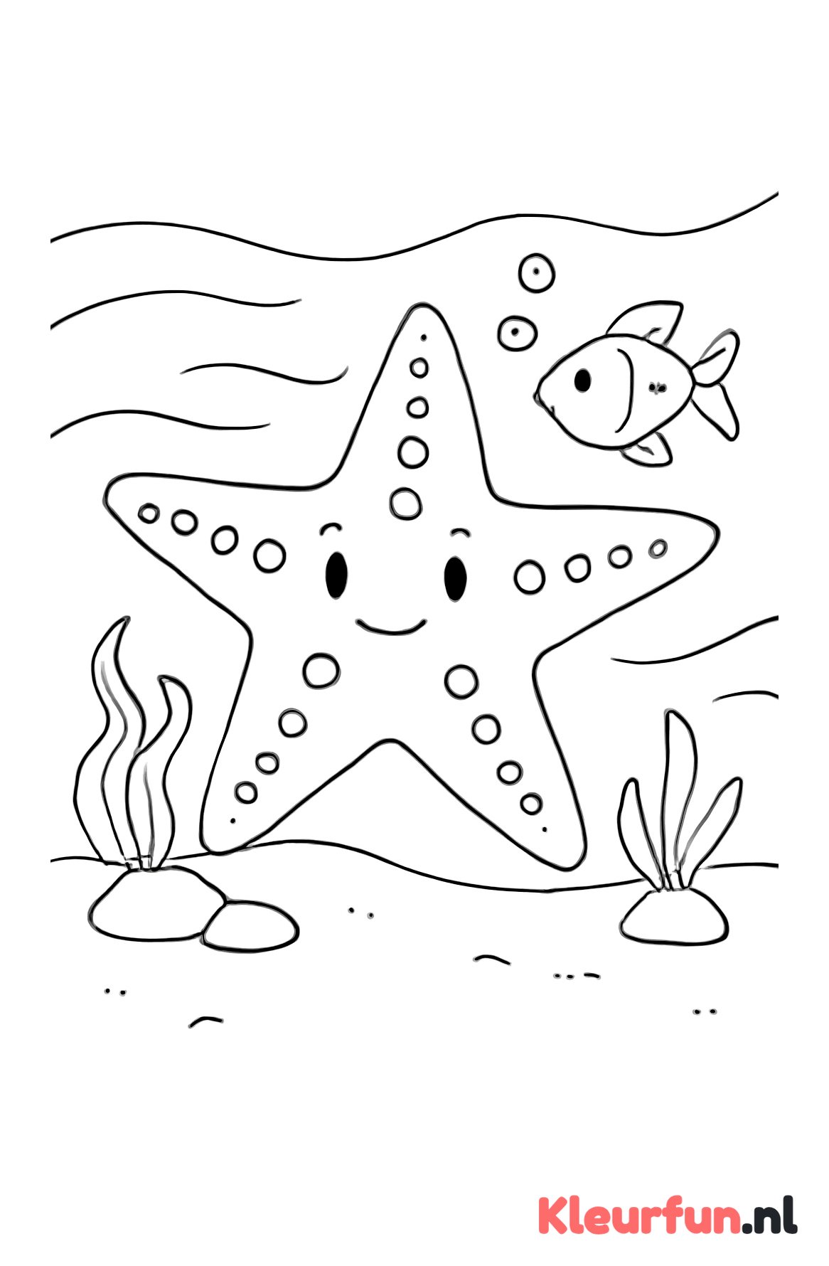 Zeester en kleine vis in zachte zeeomgeving
