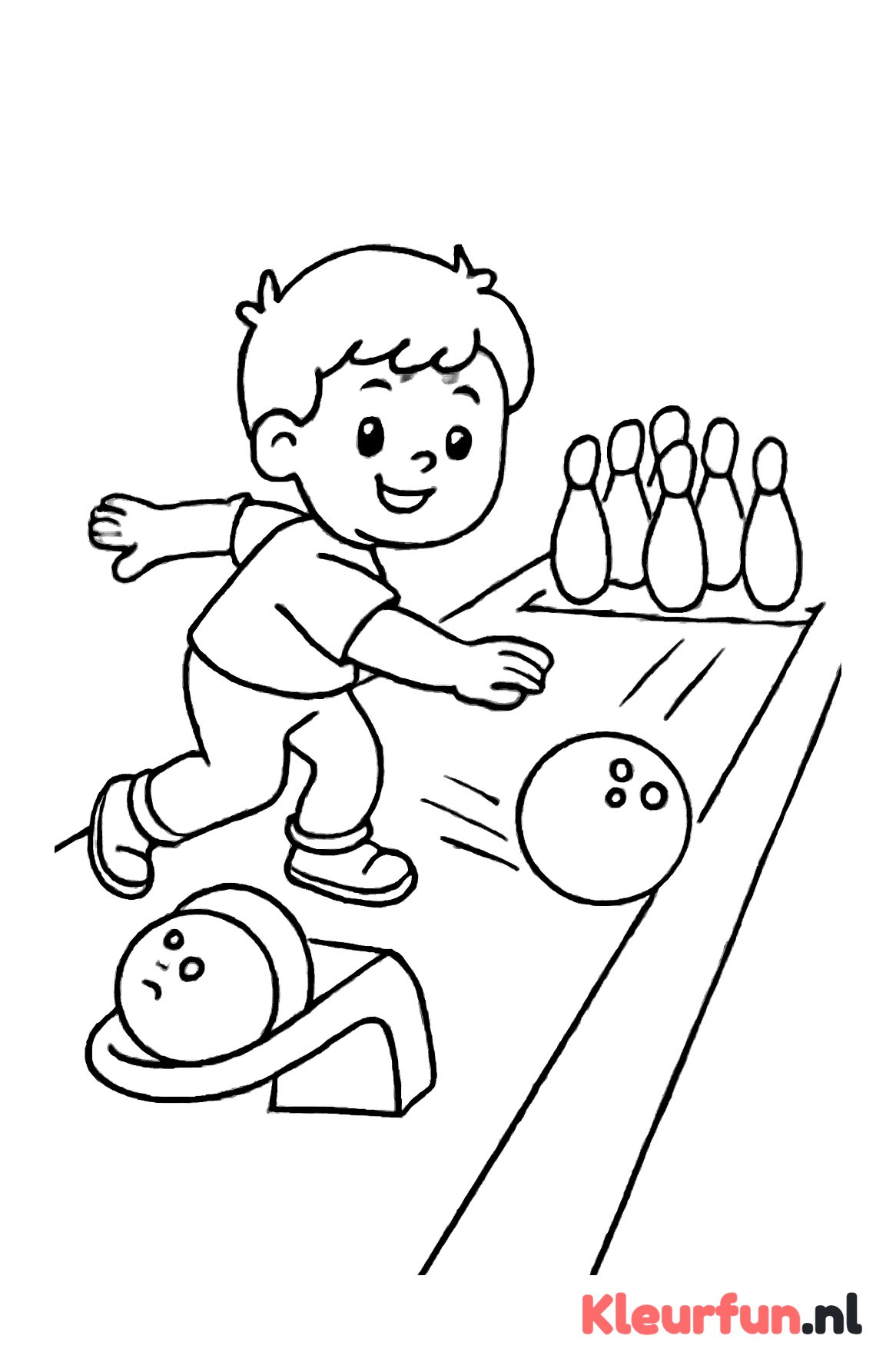 Kind gooit bal op bowlingbaan