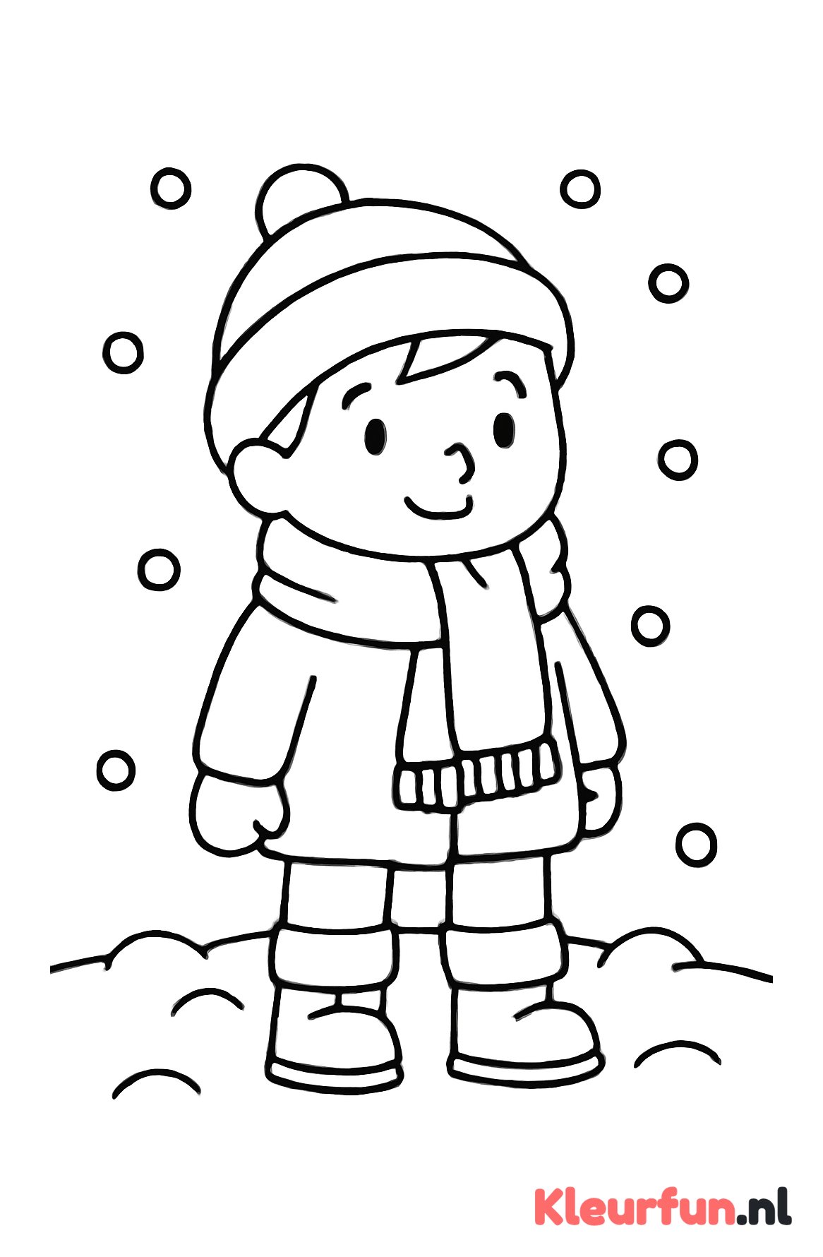 Kind met sjaal en laarzen in de sneeuw