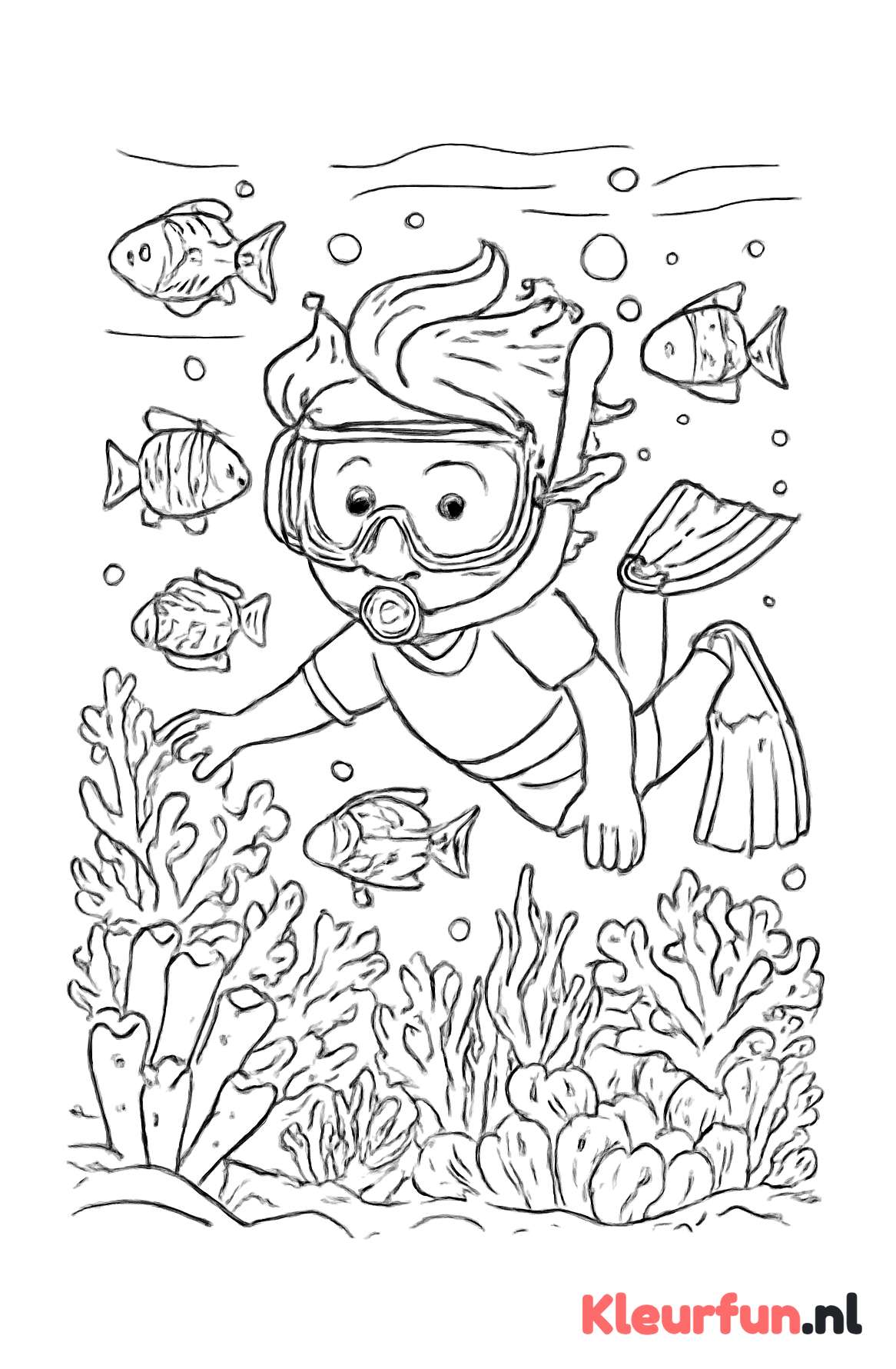 Kind snorkelen met duikbril bij koraalriffen