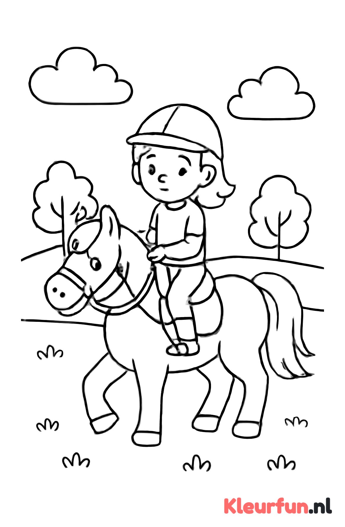 Meisje rijdt pony in open veld