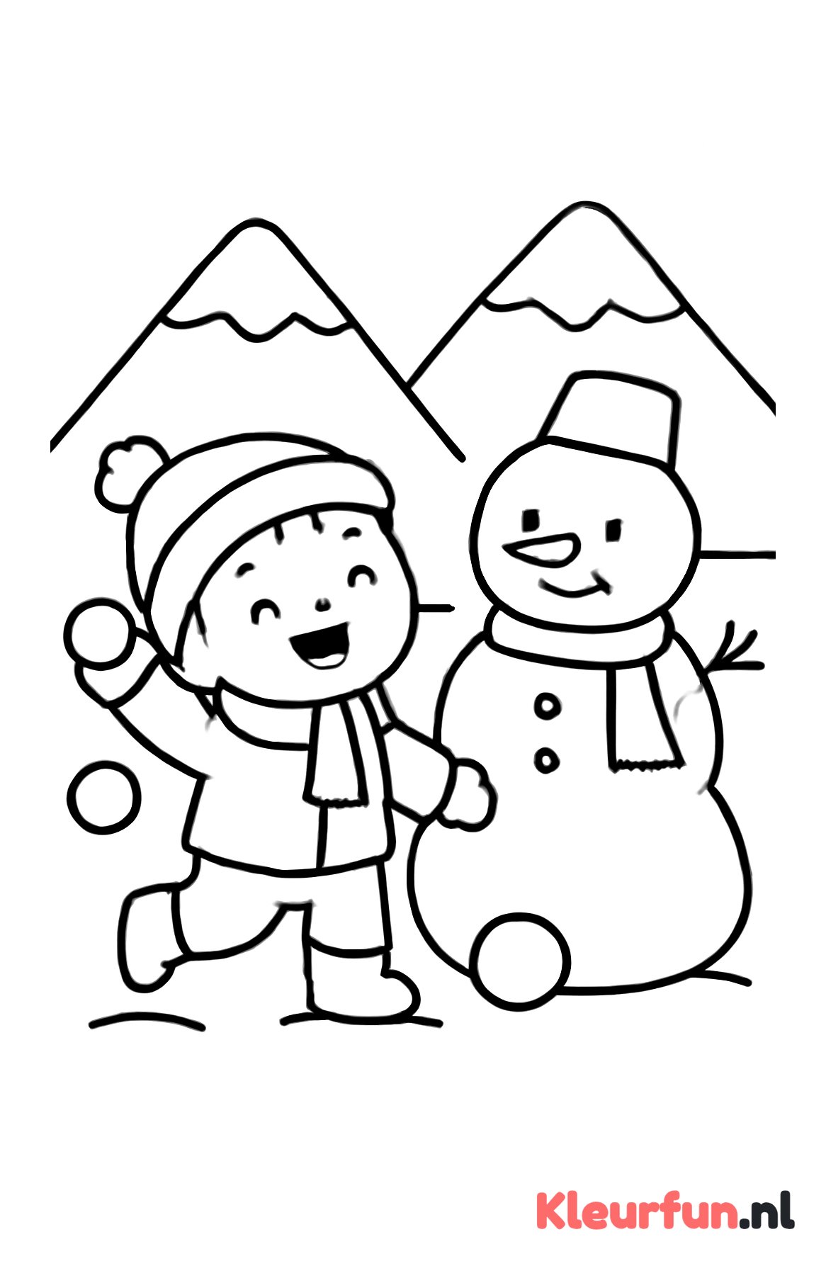 Peuter speelt in de sneeuw
