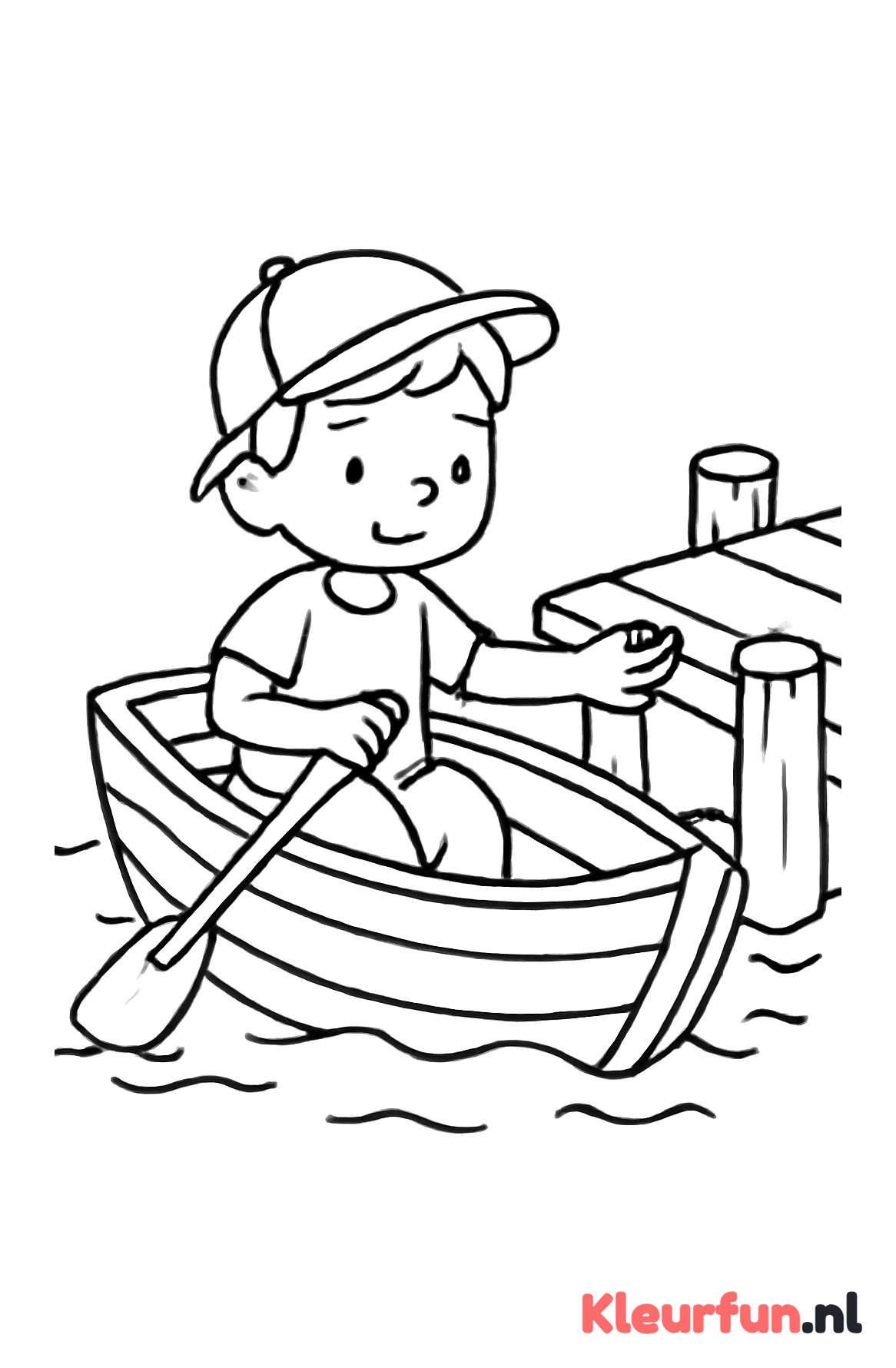Kind met roeiboot bij steiger