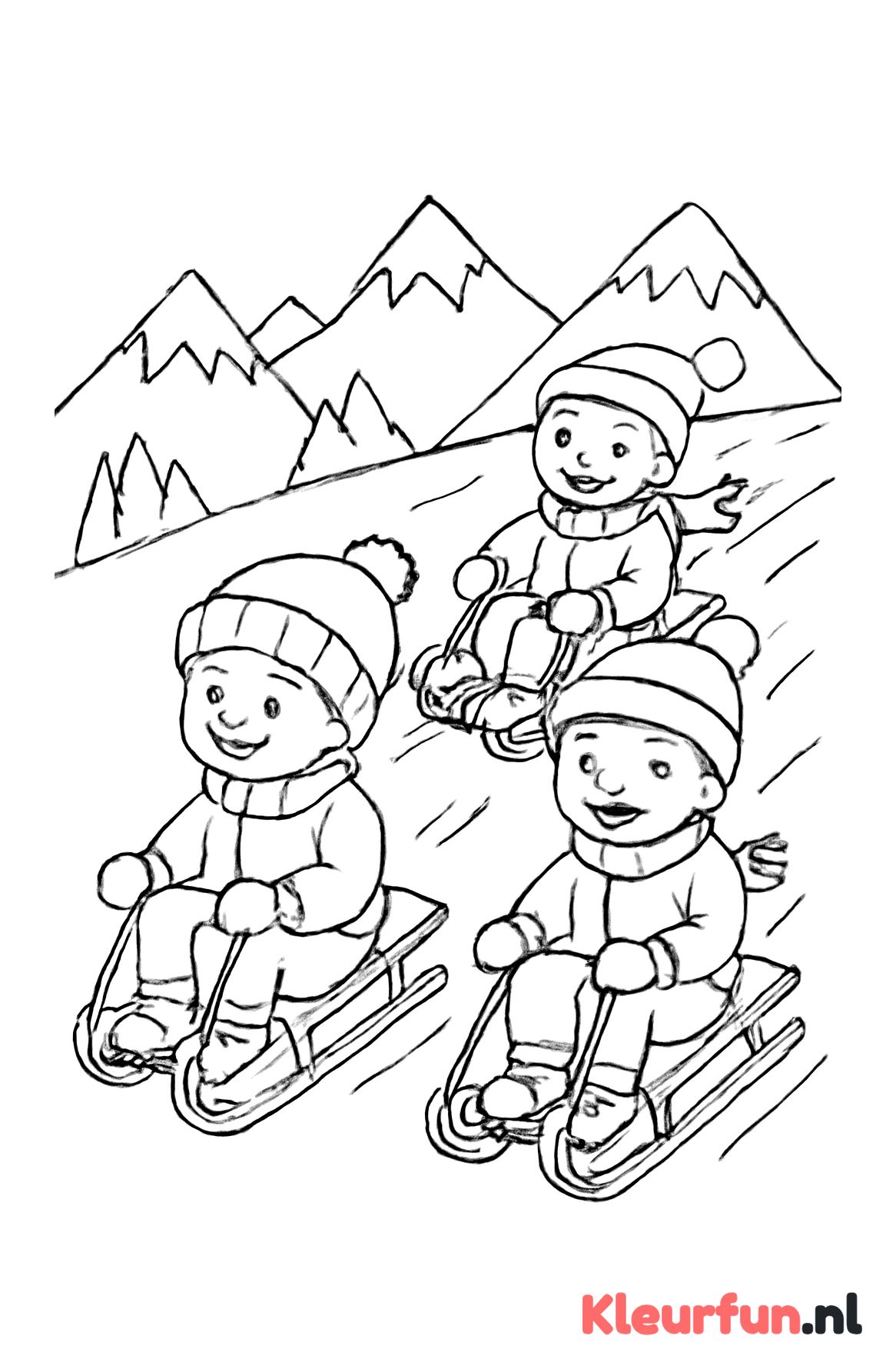 Sleeënrace van kinderen in de bergen