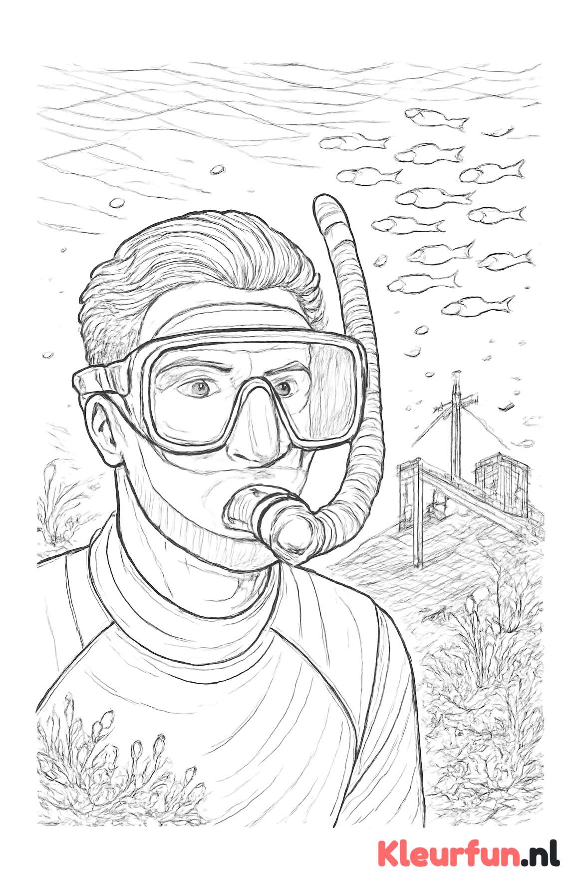 Snorkelaar met wrak en vissen