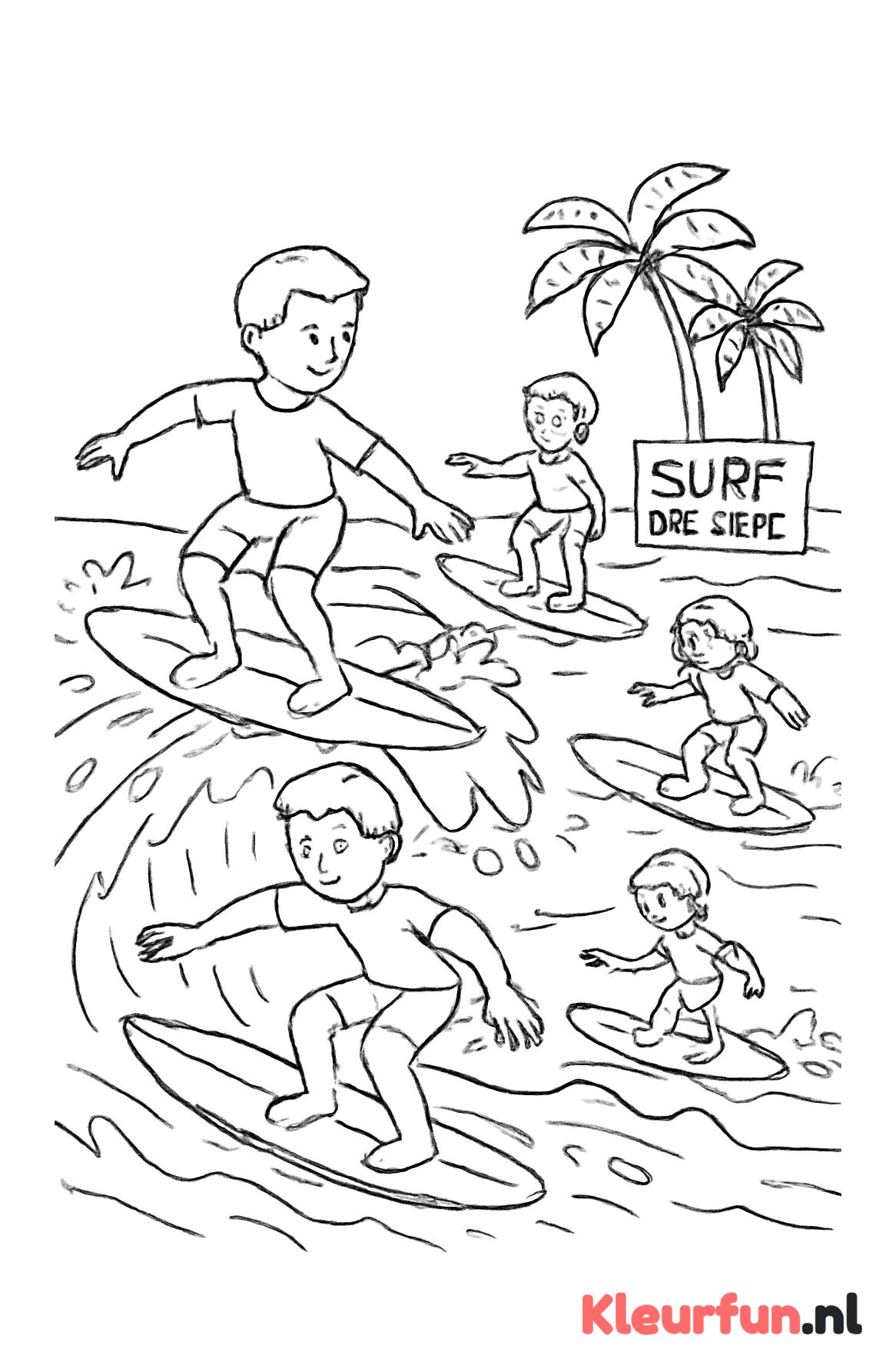 Surfwedstrijd met meerdere surfers op de zee