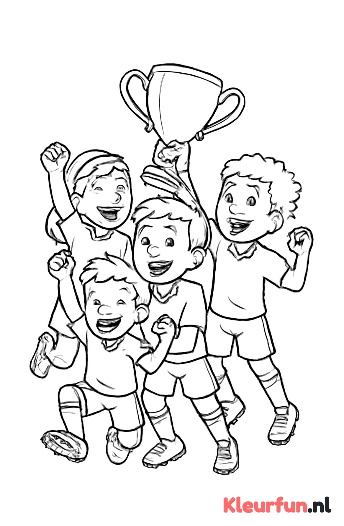 Voetbalteam juicht met beker