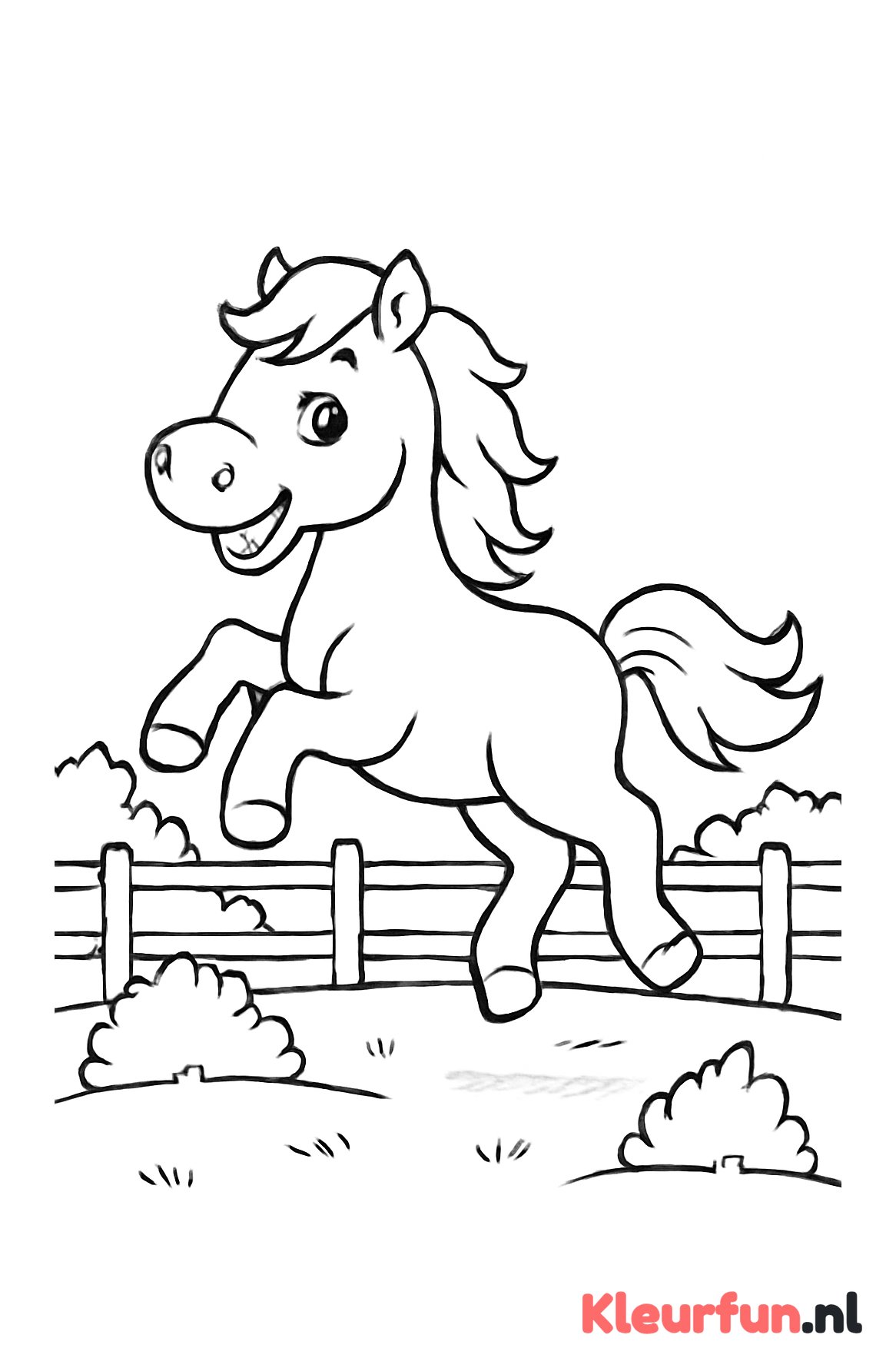 Vrolijk paard springt in weiland