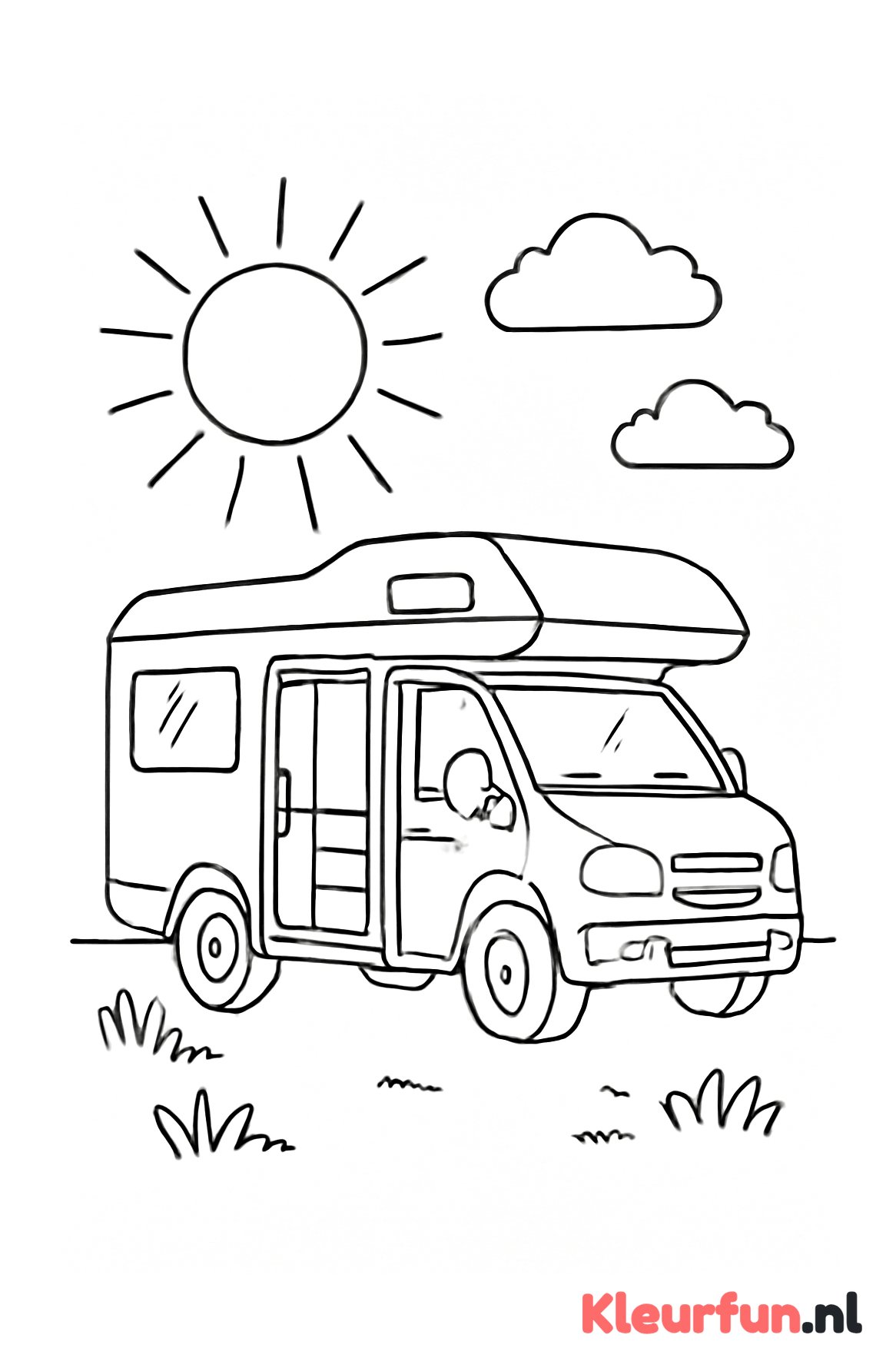 Een camper met open deur en felle zon op de achtergrond