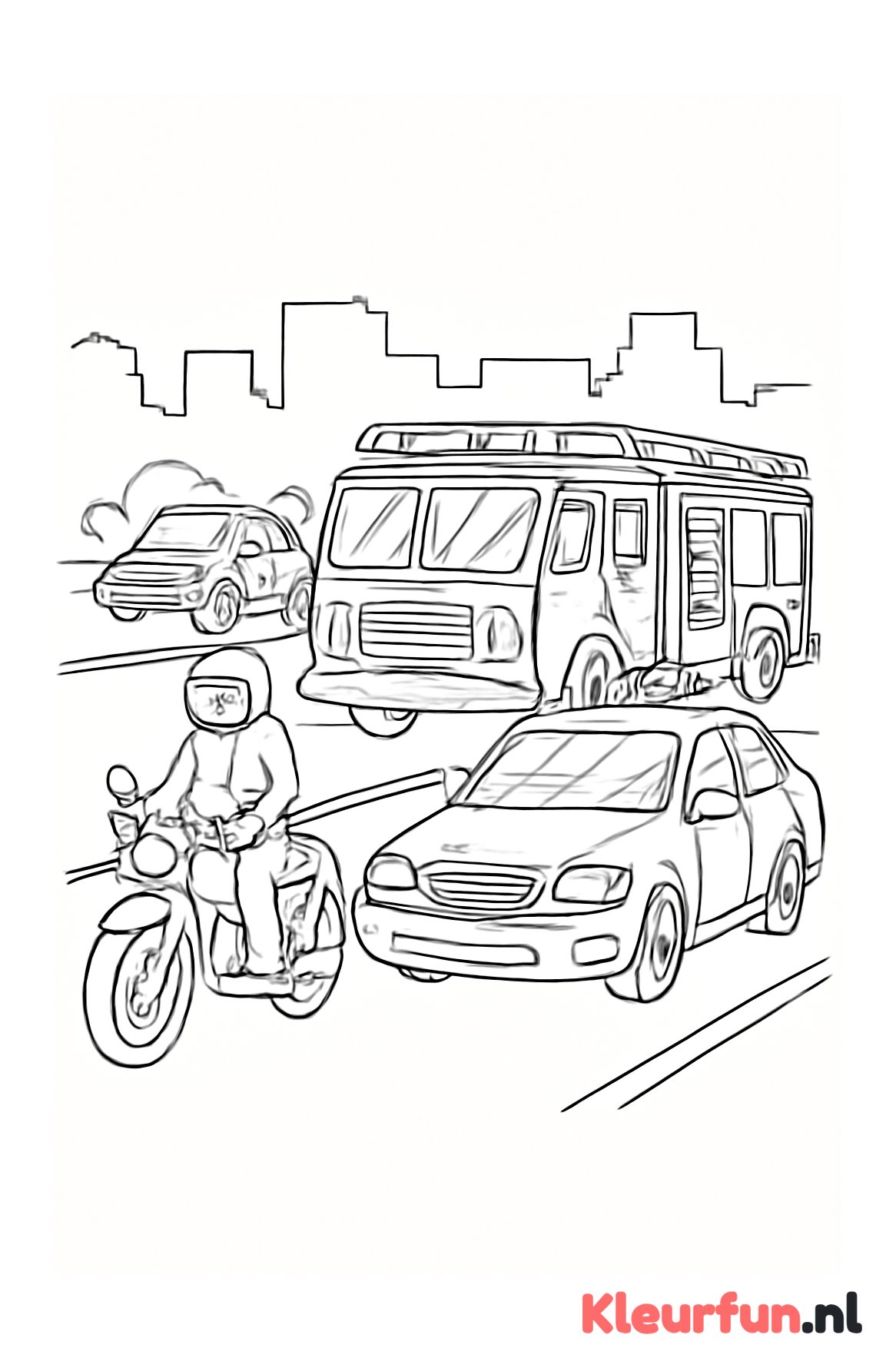 Drukke weg met wegvoertuigen