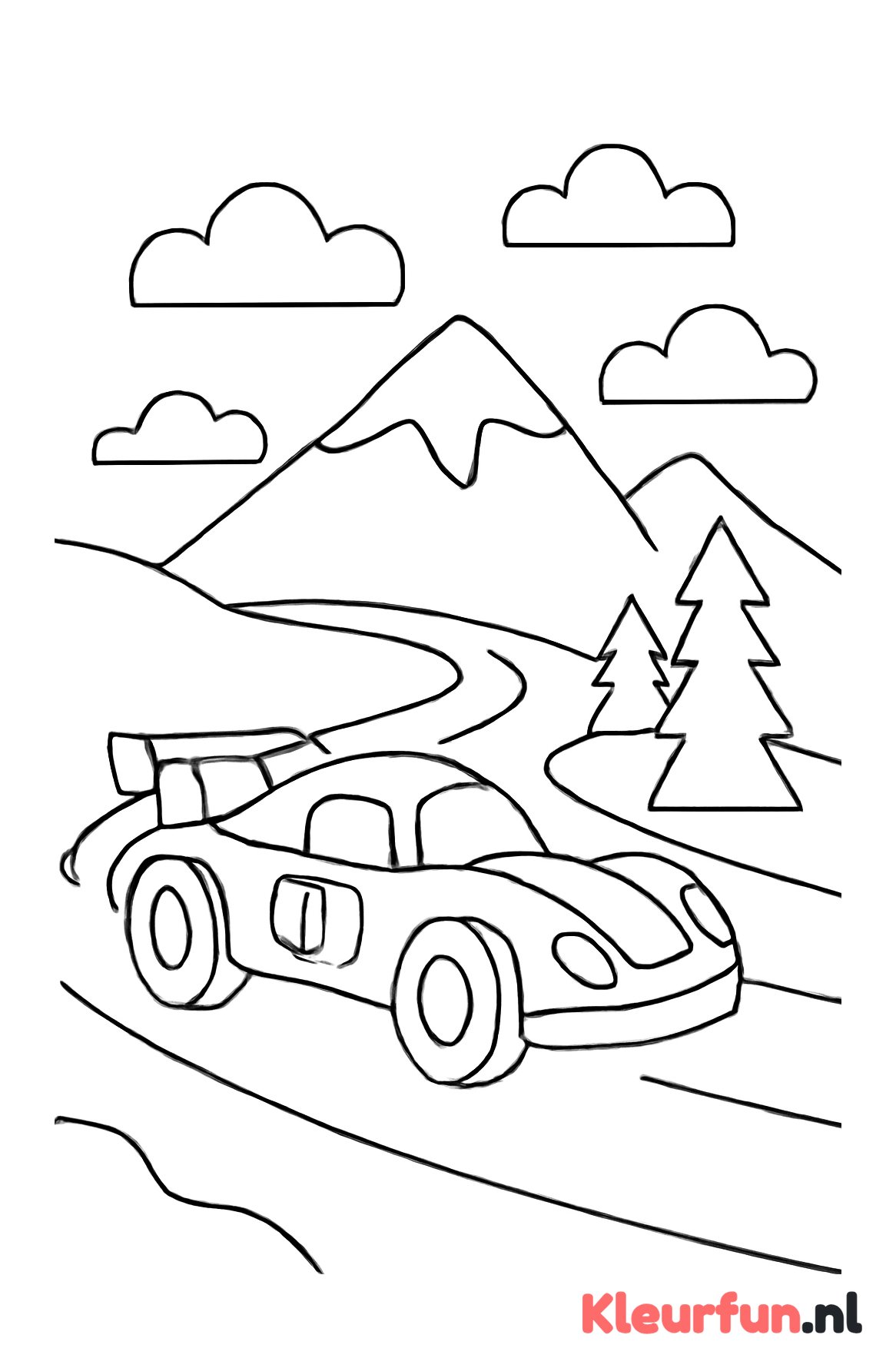 Raceauto op bergweg
